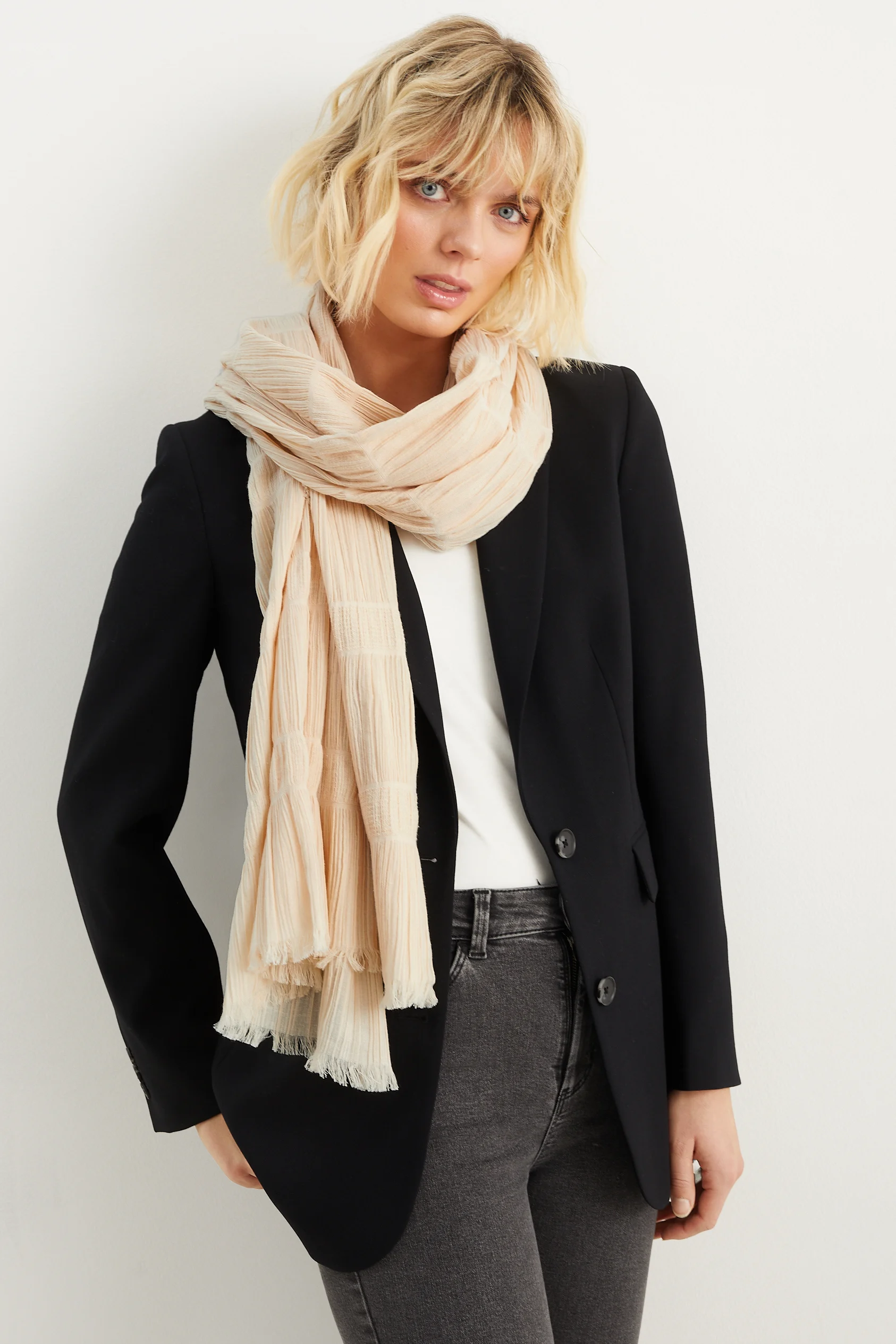 Pleated scarf