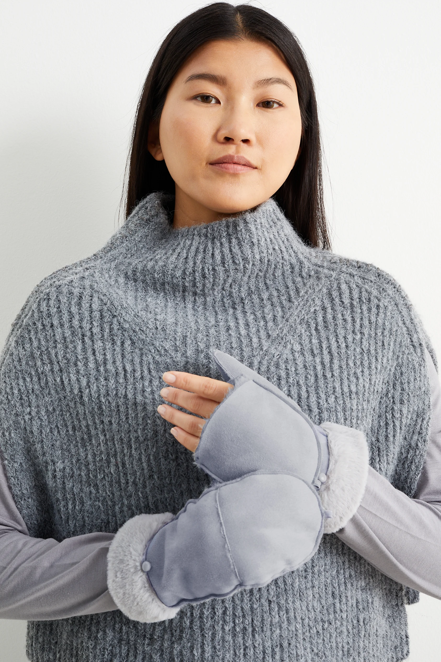 Mittens - faux suede