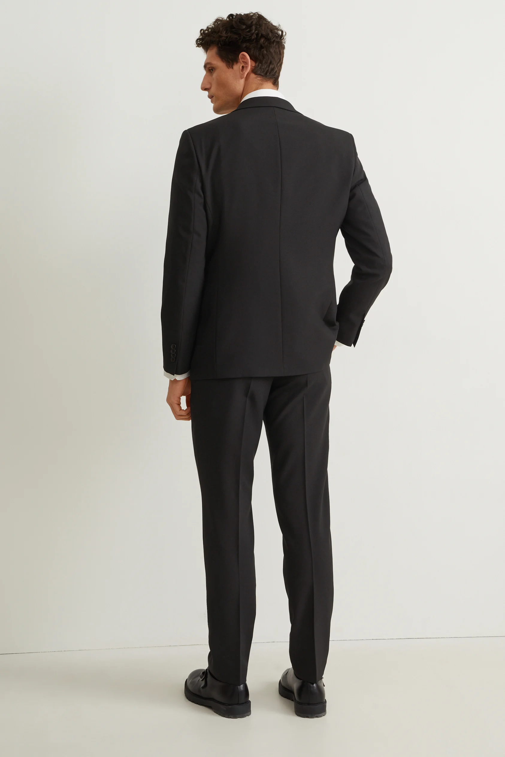 Suit with two pairs of trousers - regular fit - 4 piece