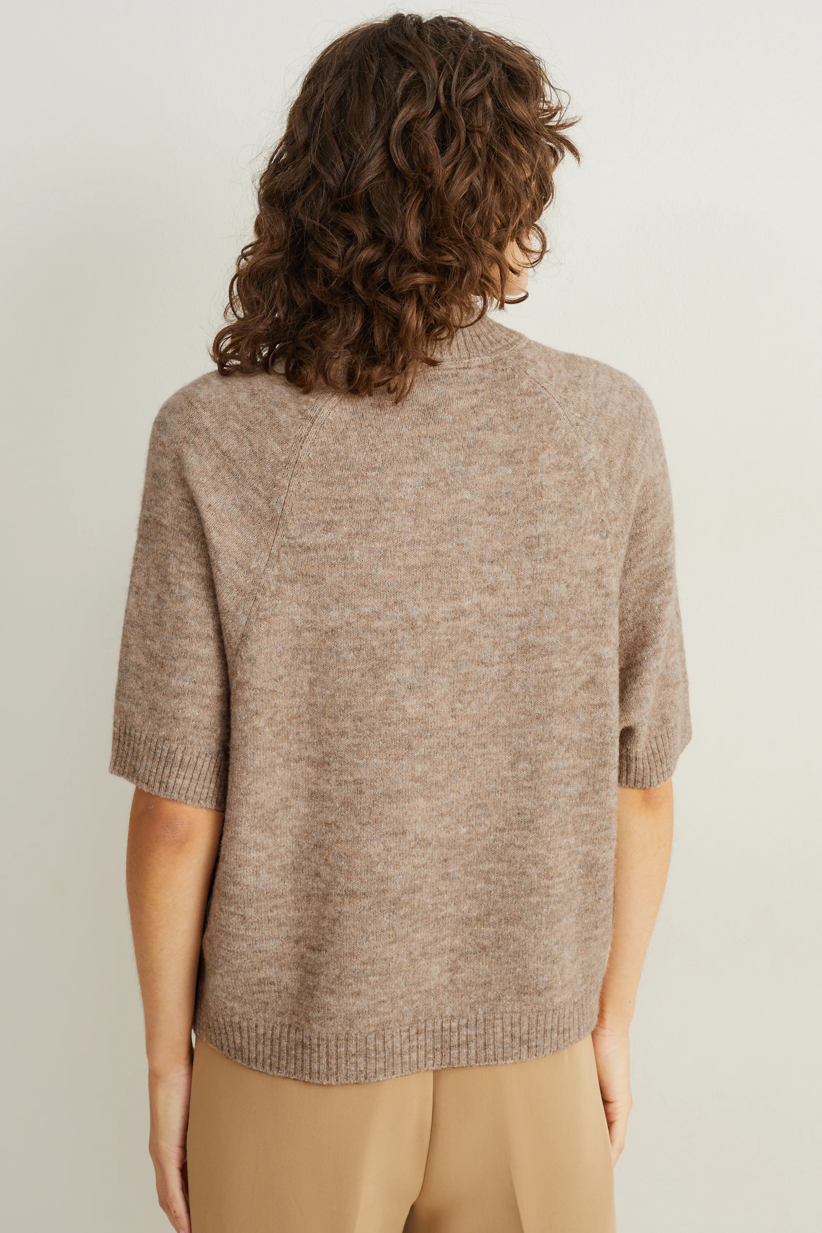 Knitted jumper - short sleeve