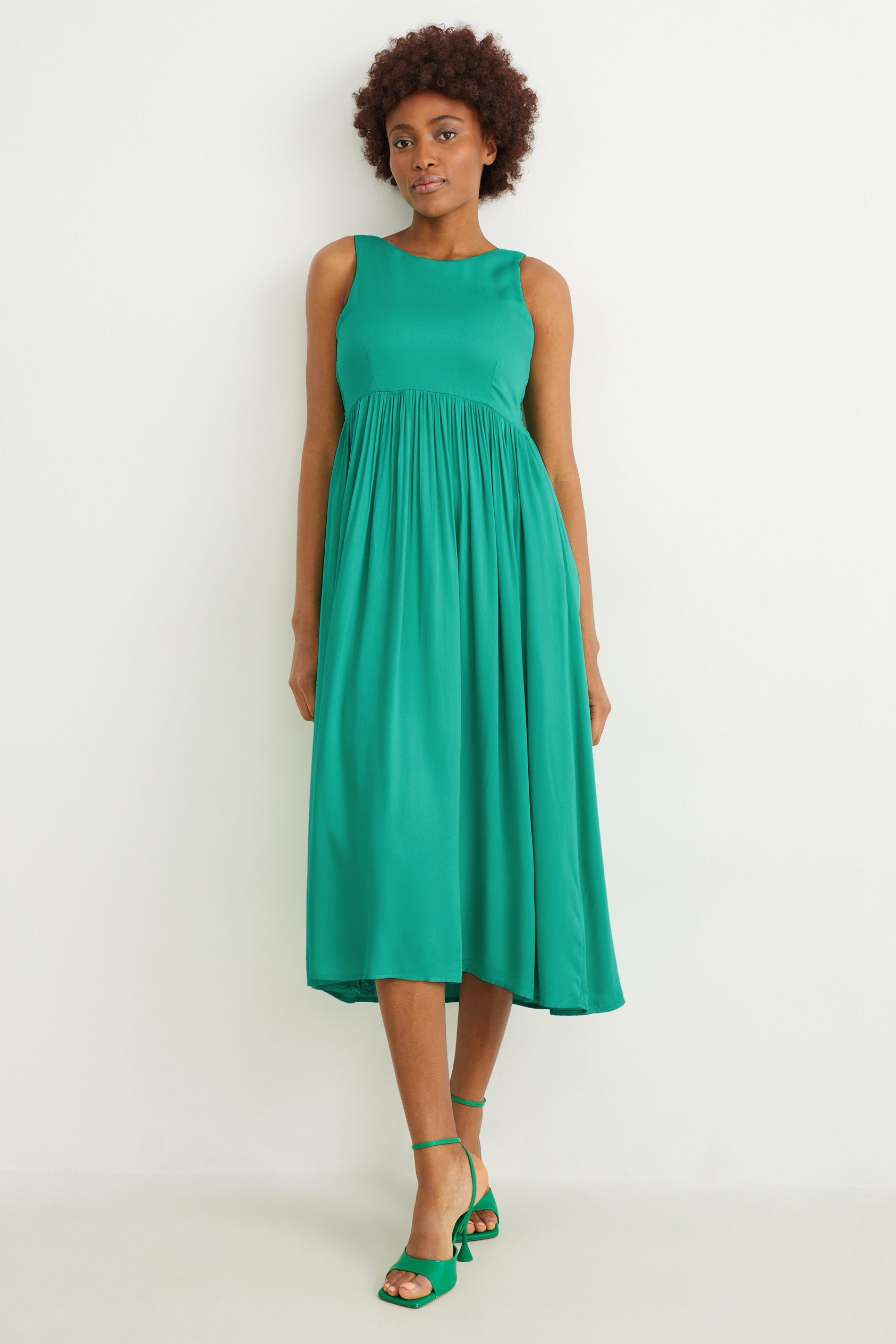 Basic fit & flare dress