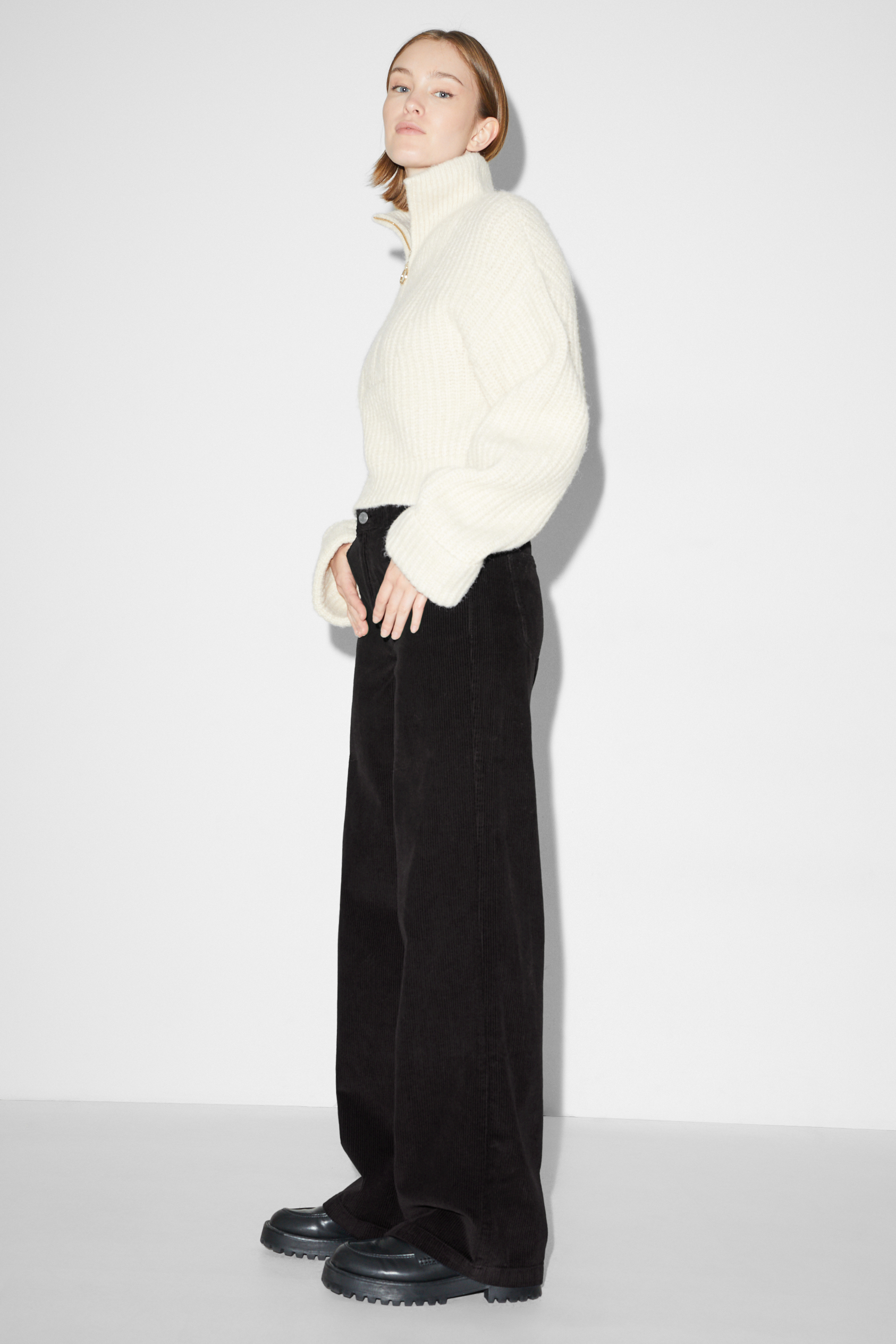 CLOCKHOUSE - corduroy trousers - high waist - wide leg