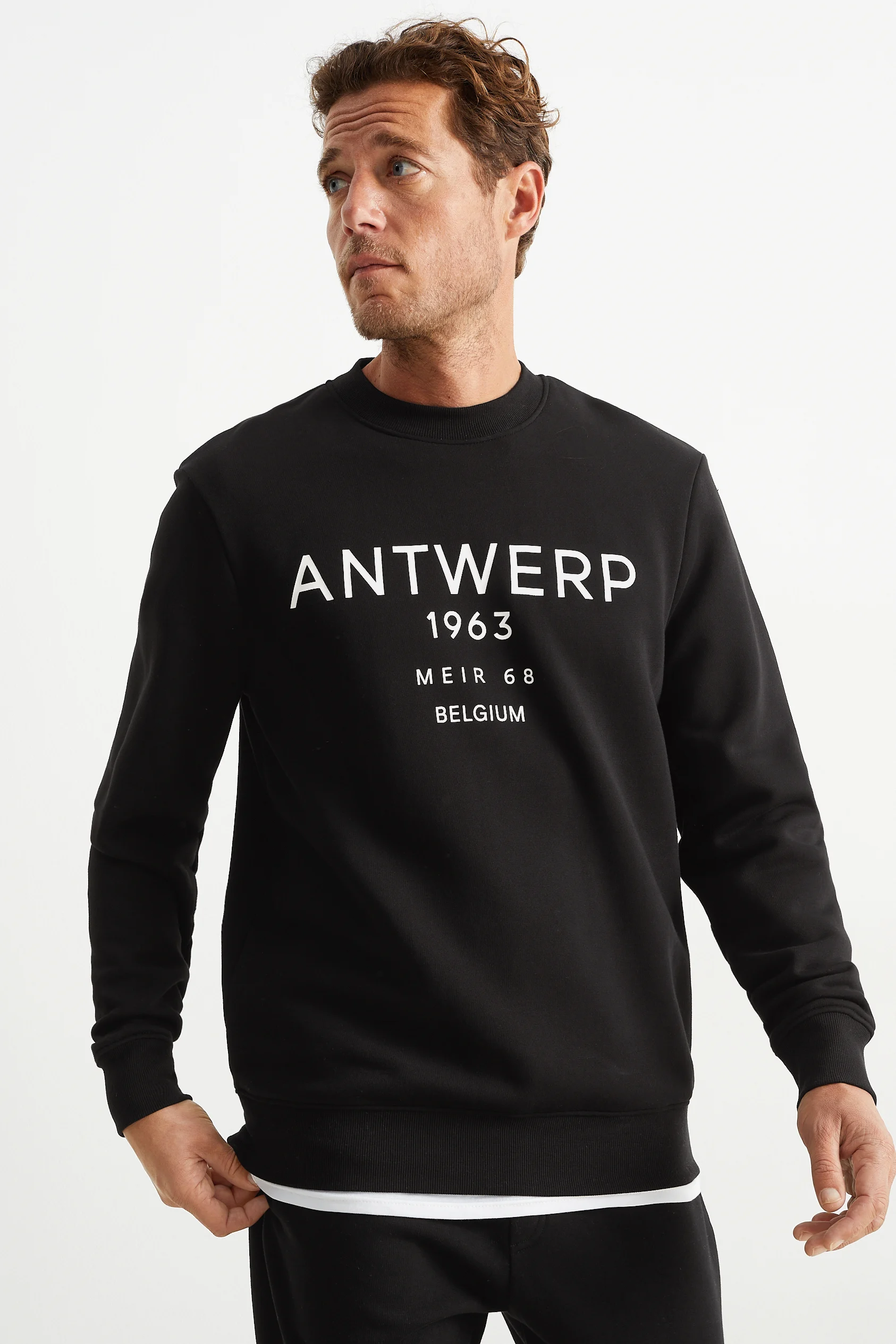 Sweatshirt