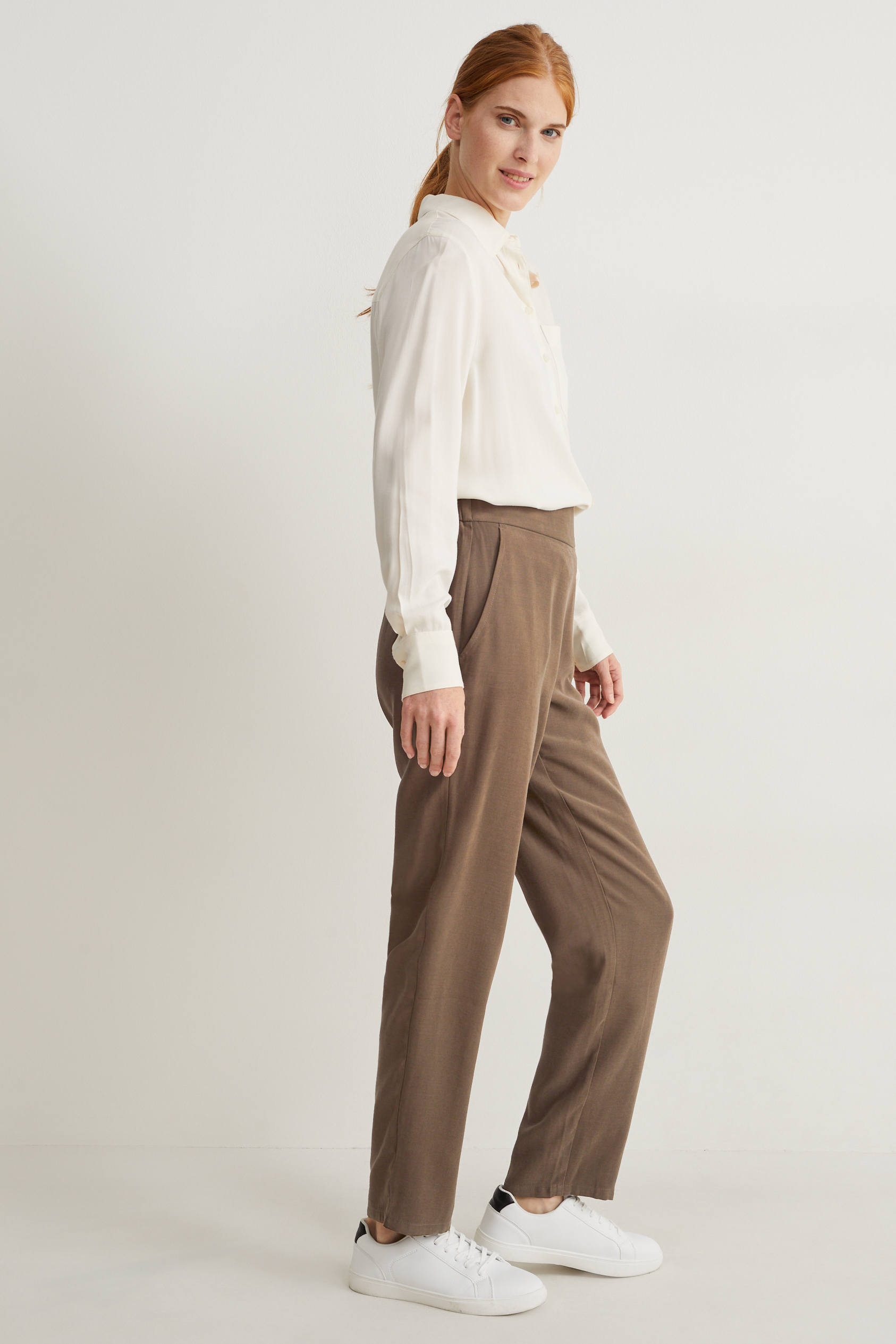 Cloth trousers - high waist - tapered fit