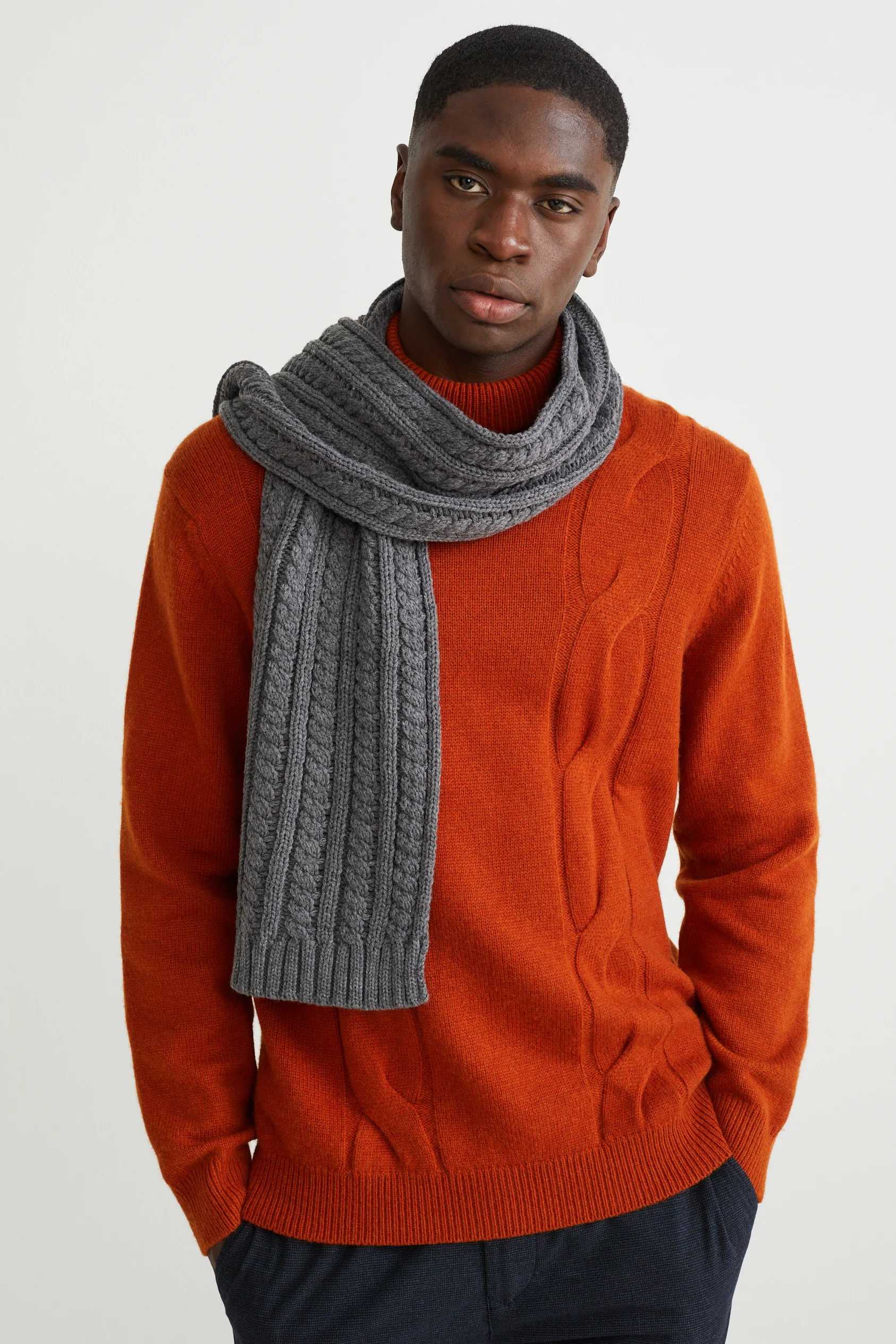 Scarf - cable knit pattern