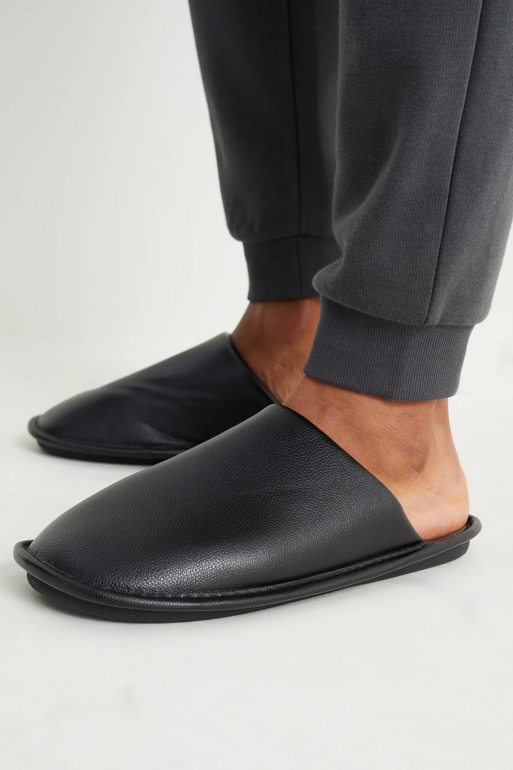 Slippers - faux leather