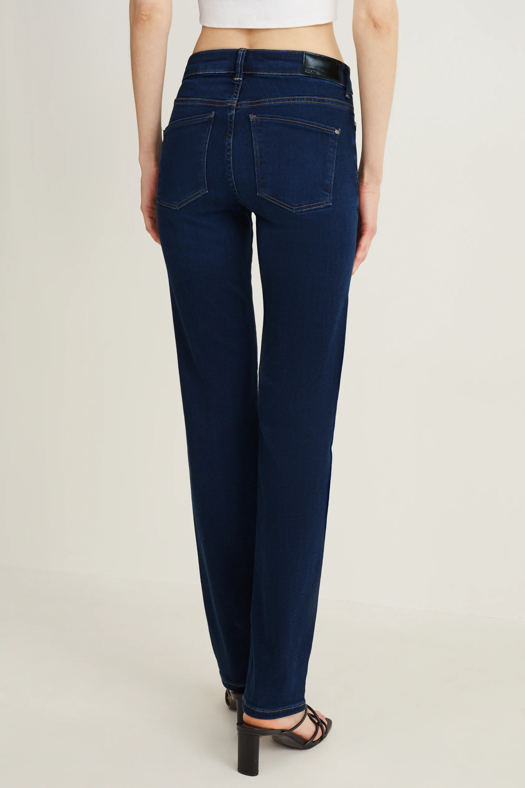 Straight jeans - mid-rise waist - LYCRA?