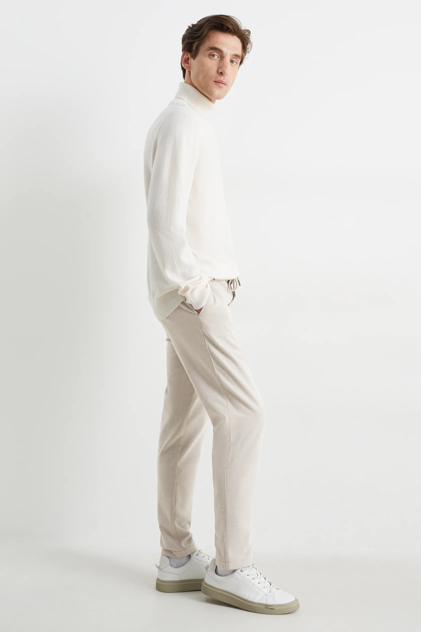 Chinos - tapered fit