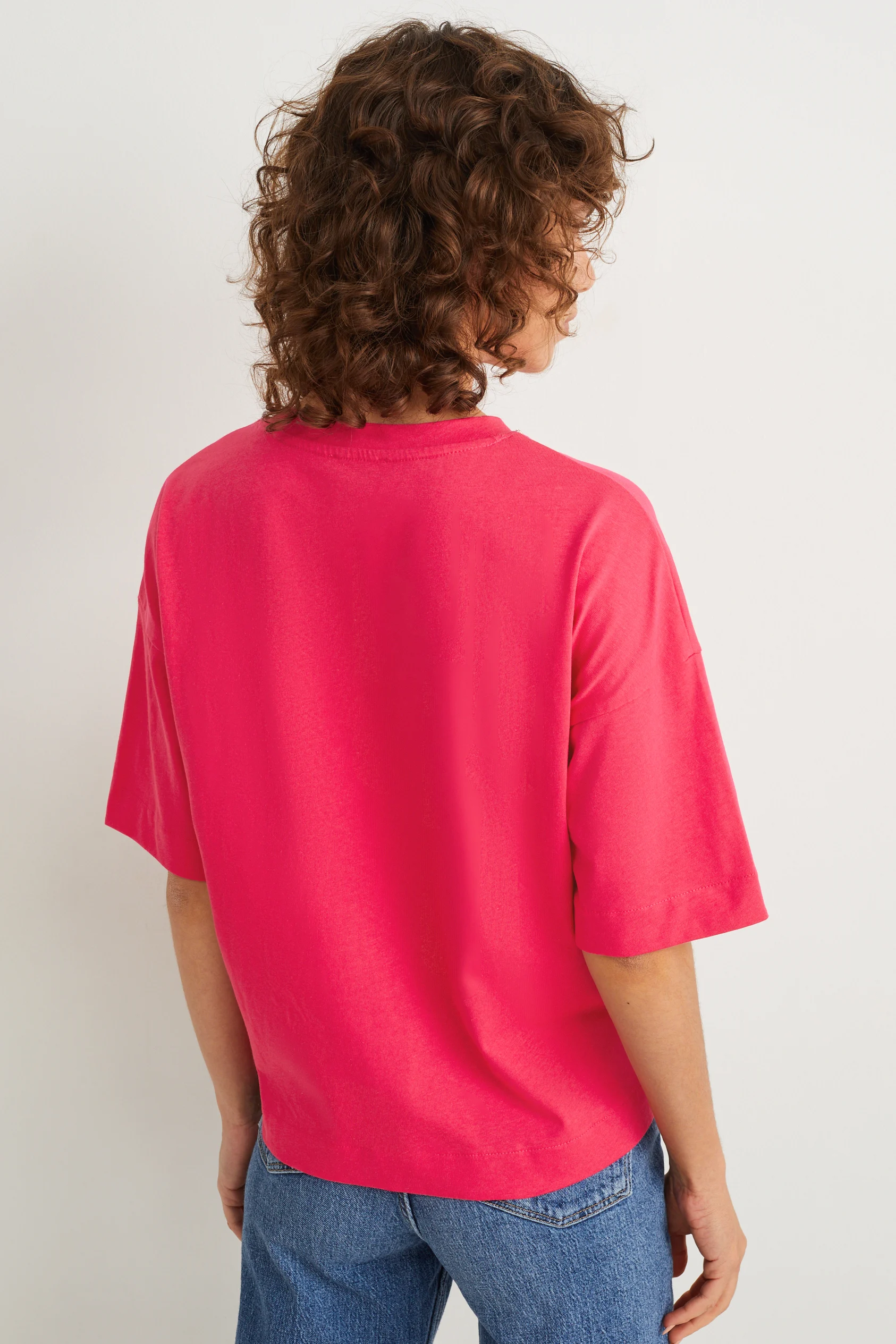 T-shirt with chain appliqué