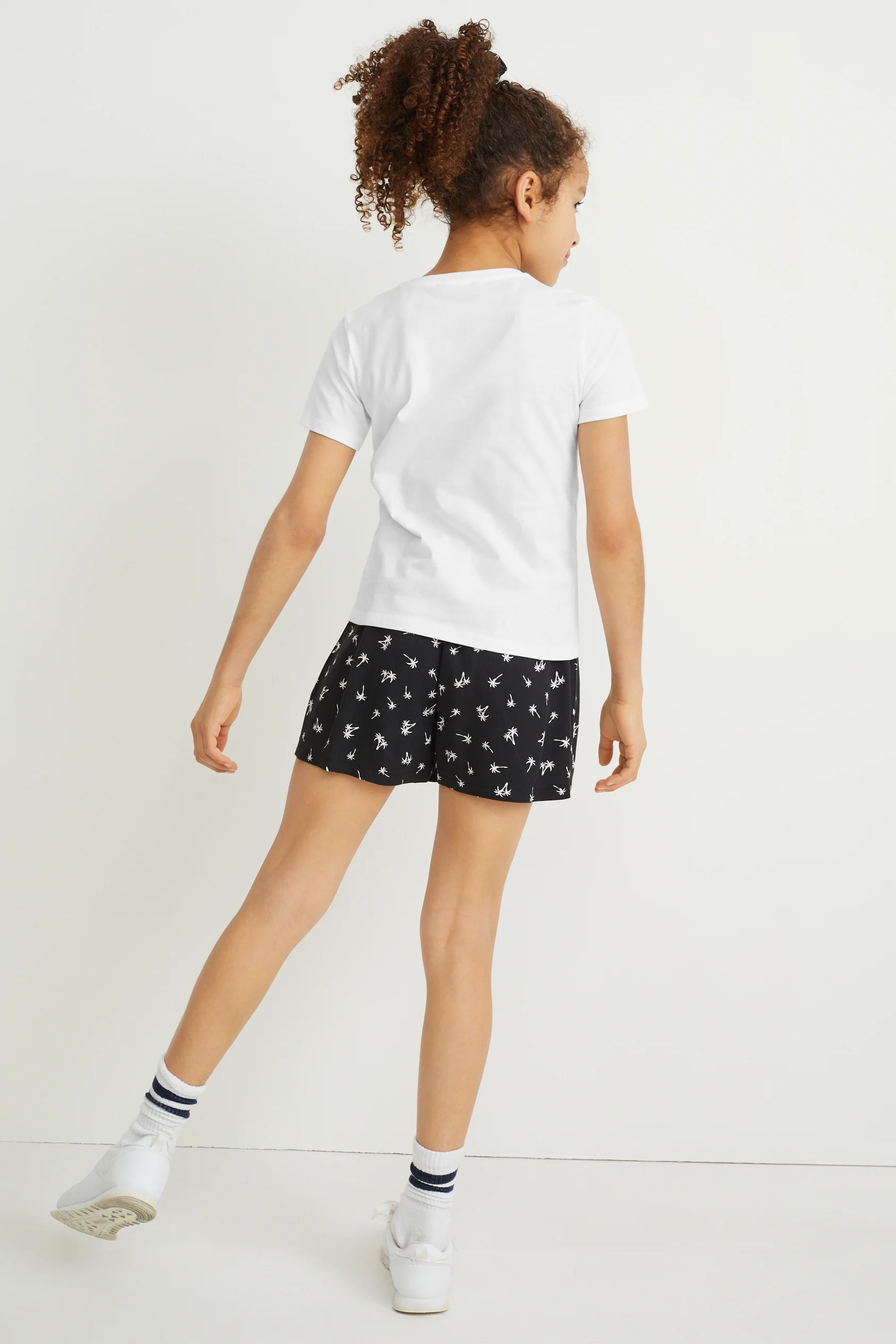 Set - short sleeve T-shirt, skirt and scrunchie - 3 piece