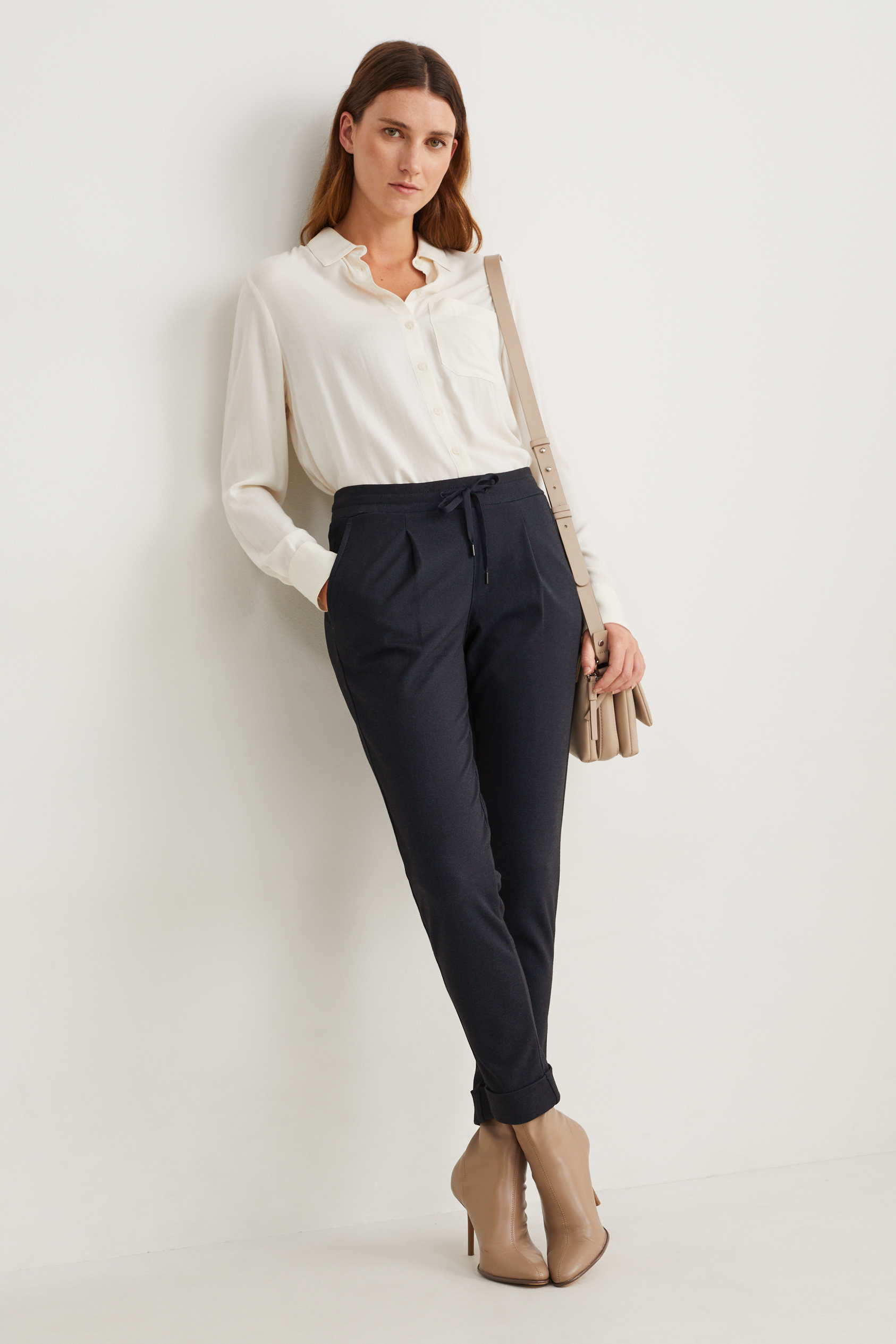 Cloth trousers - mid-rise waist - tapered fit