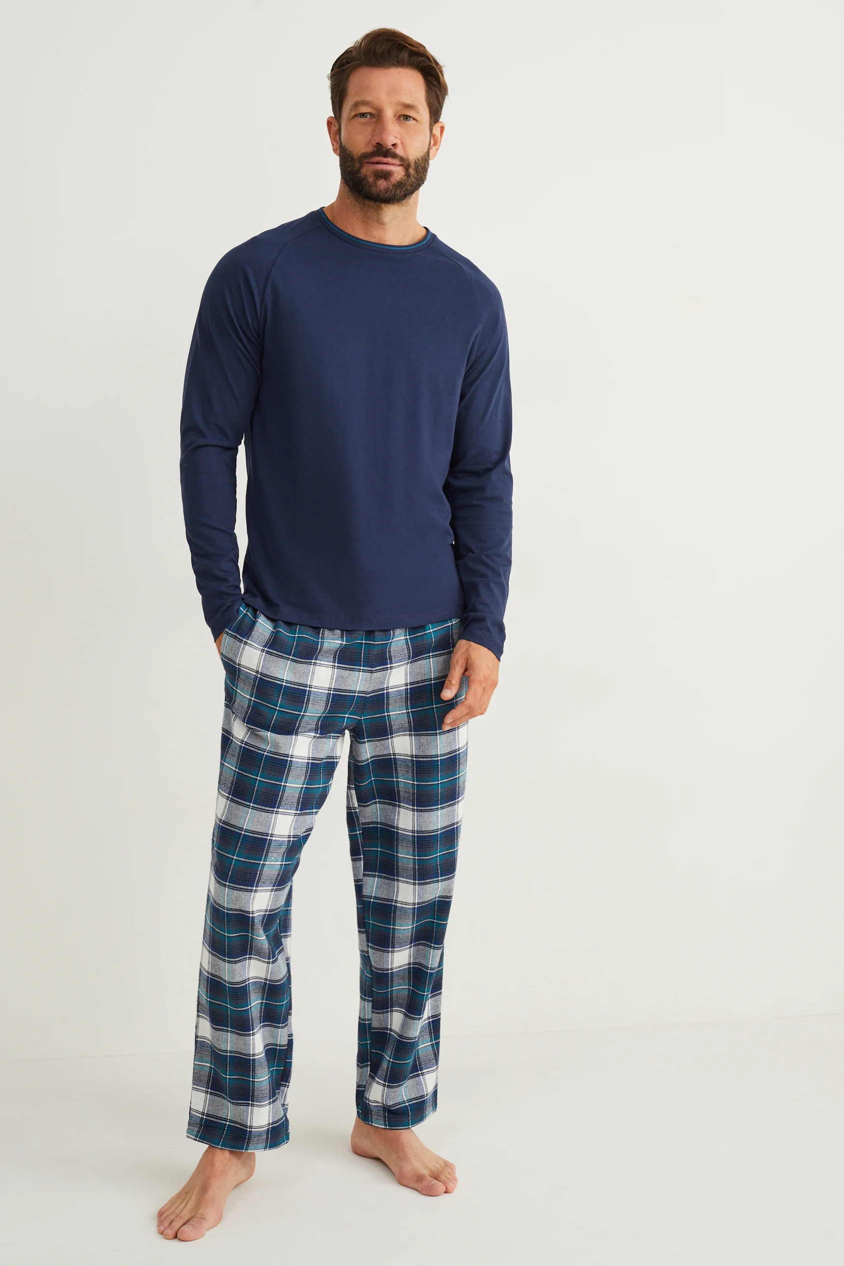 Pyjamas with flannel bottoms