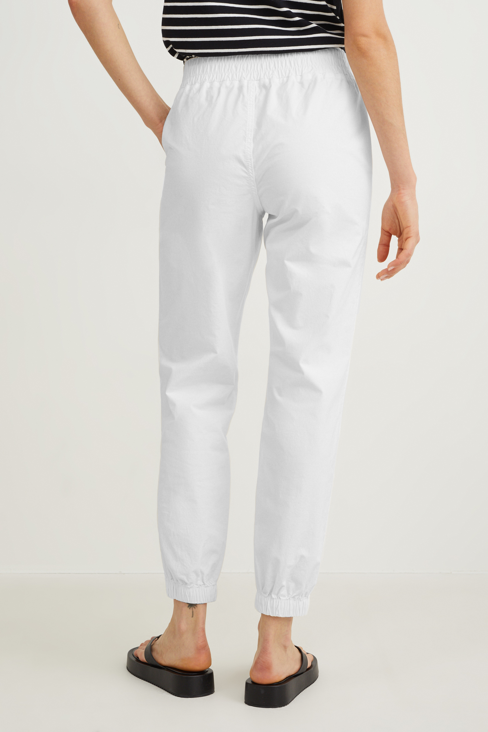 Cloth trousers - mid-rise waist - tapered fit