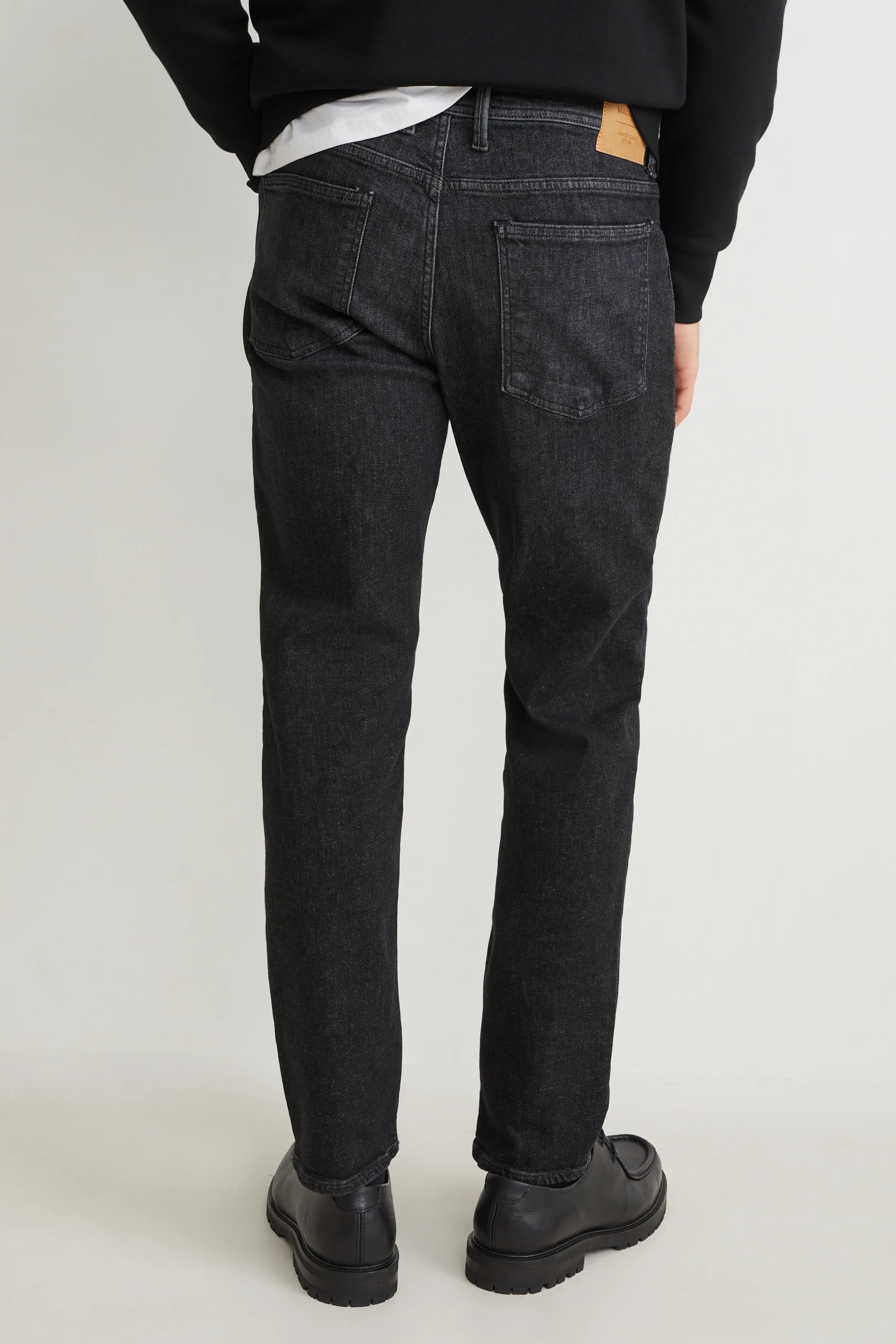 Tapered jeans with hemp fibres - LYCRA?
