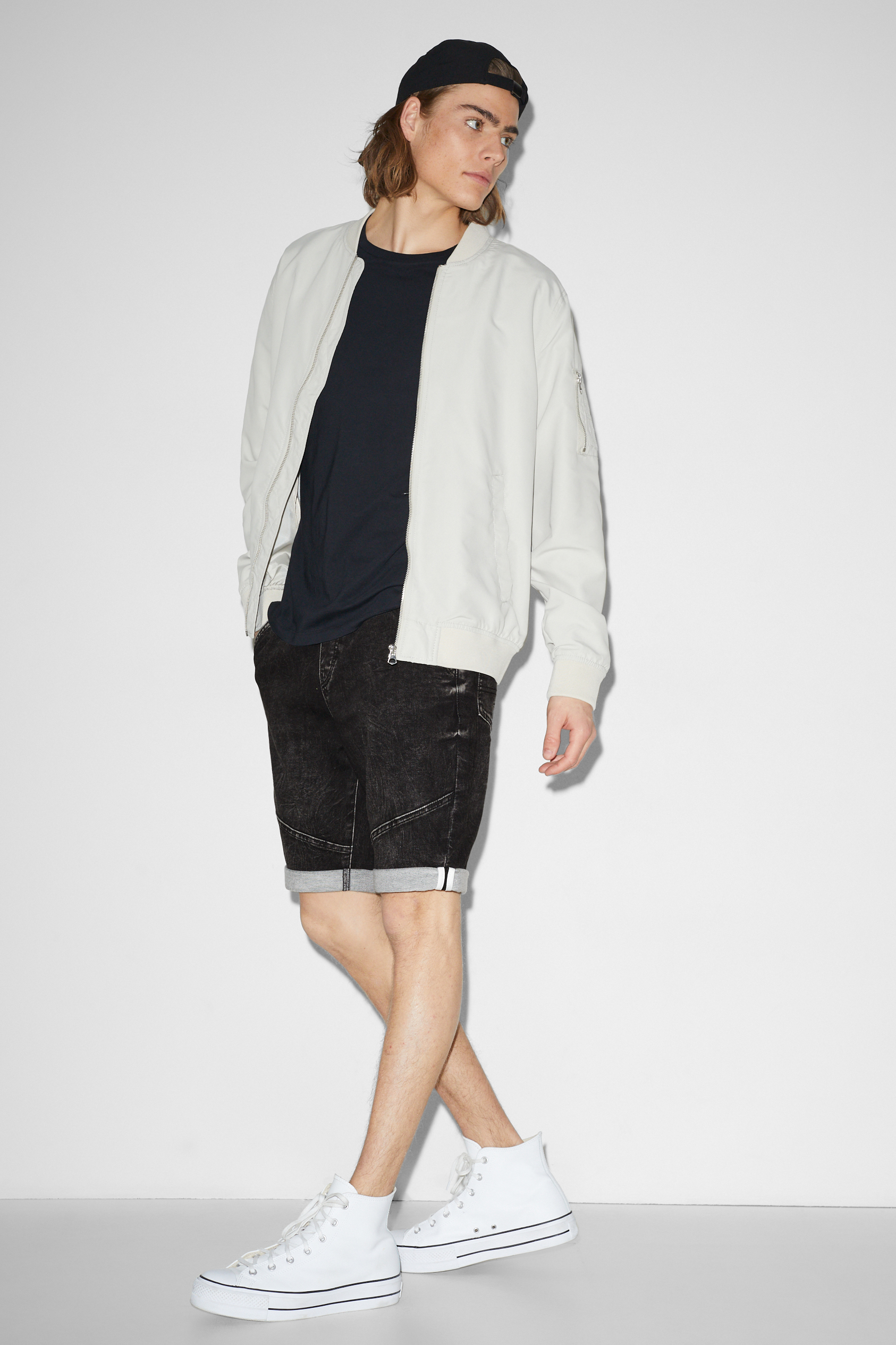 Denim shorts - LYCRA?