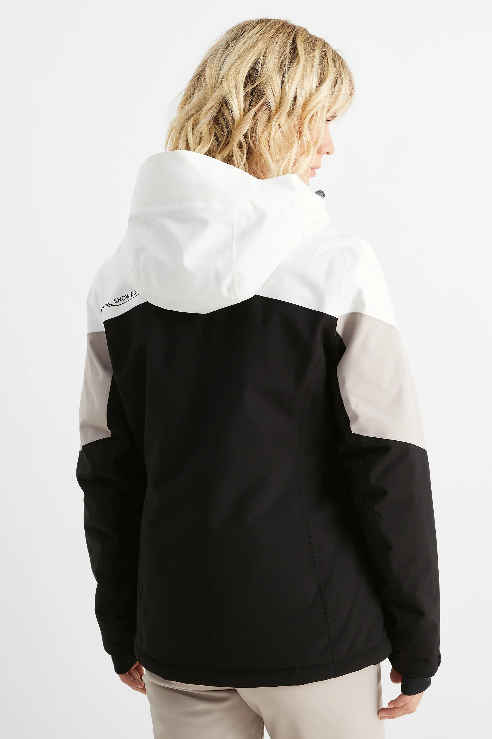 Ski jacket with hood