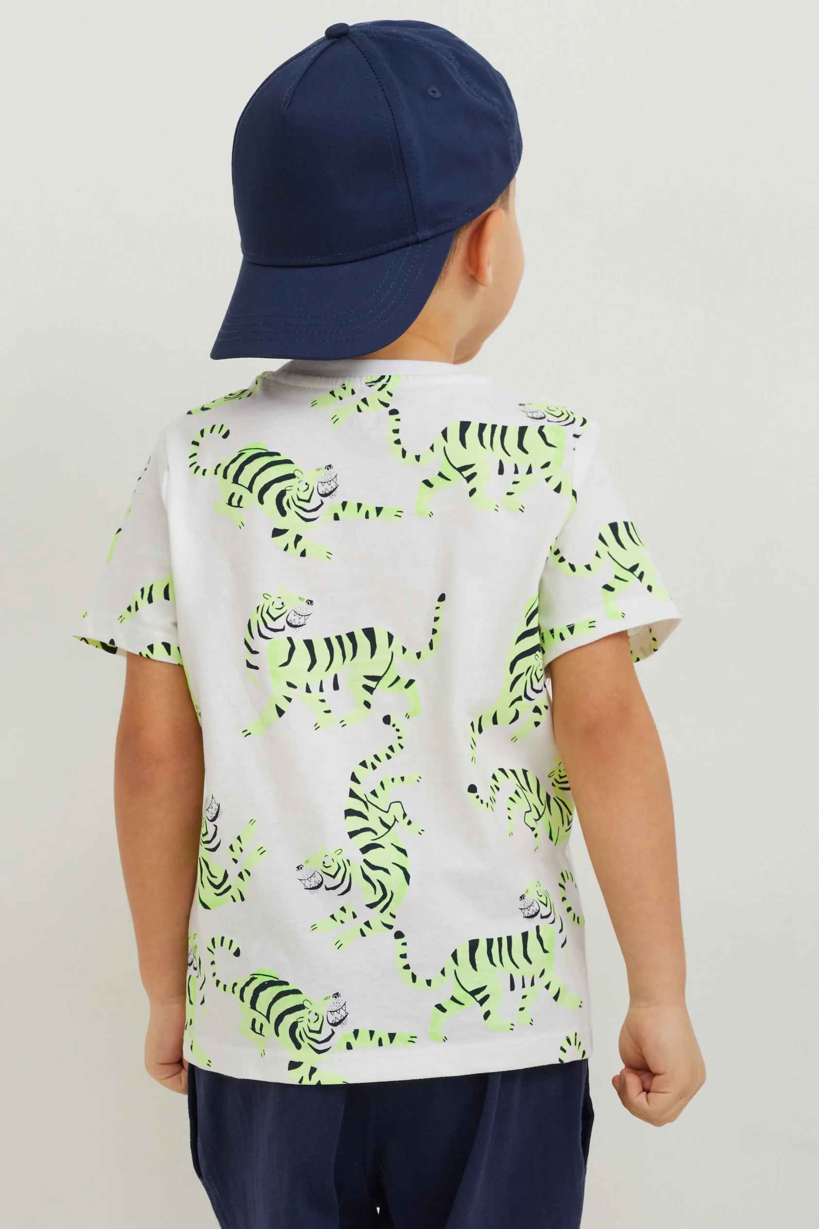 Set - short sleeve T-shirt, sweat shorts and baseball cap - 3 piece