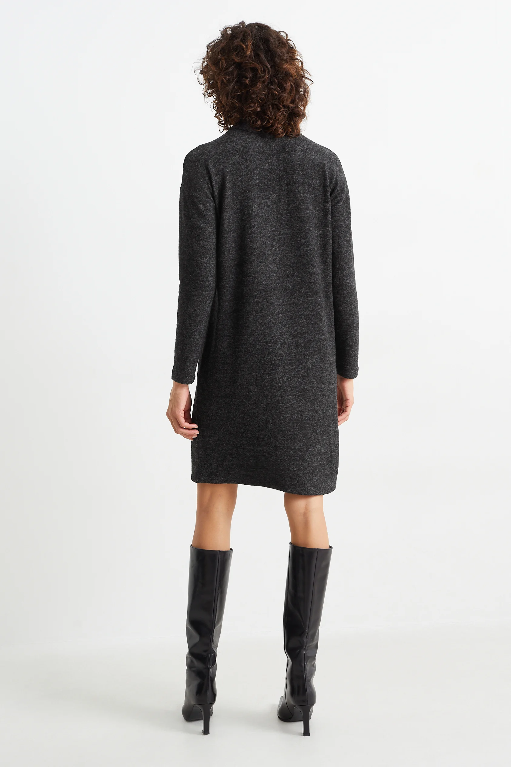 Basic knitted dress with band collar
