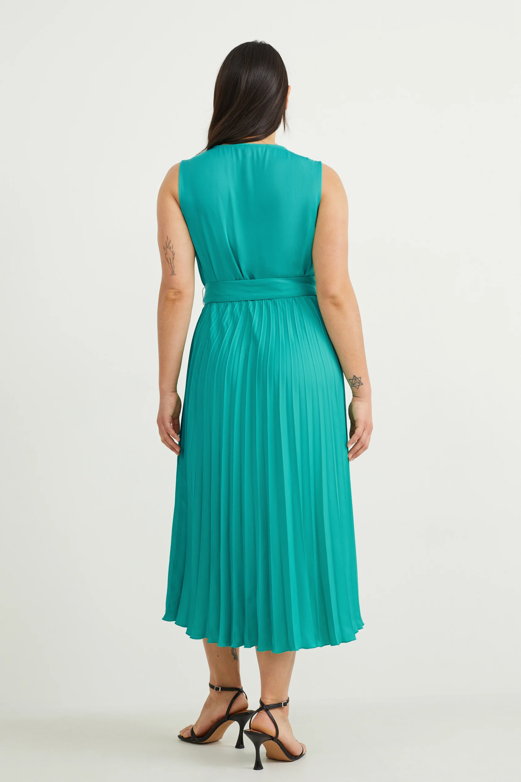 Wrap dress - pleated