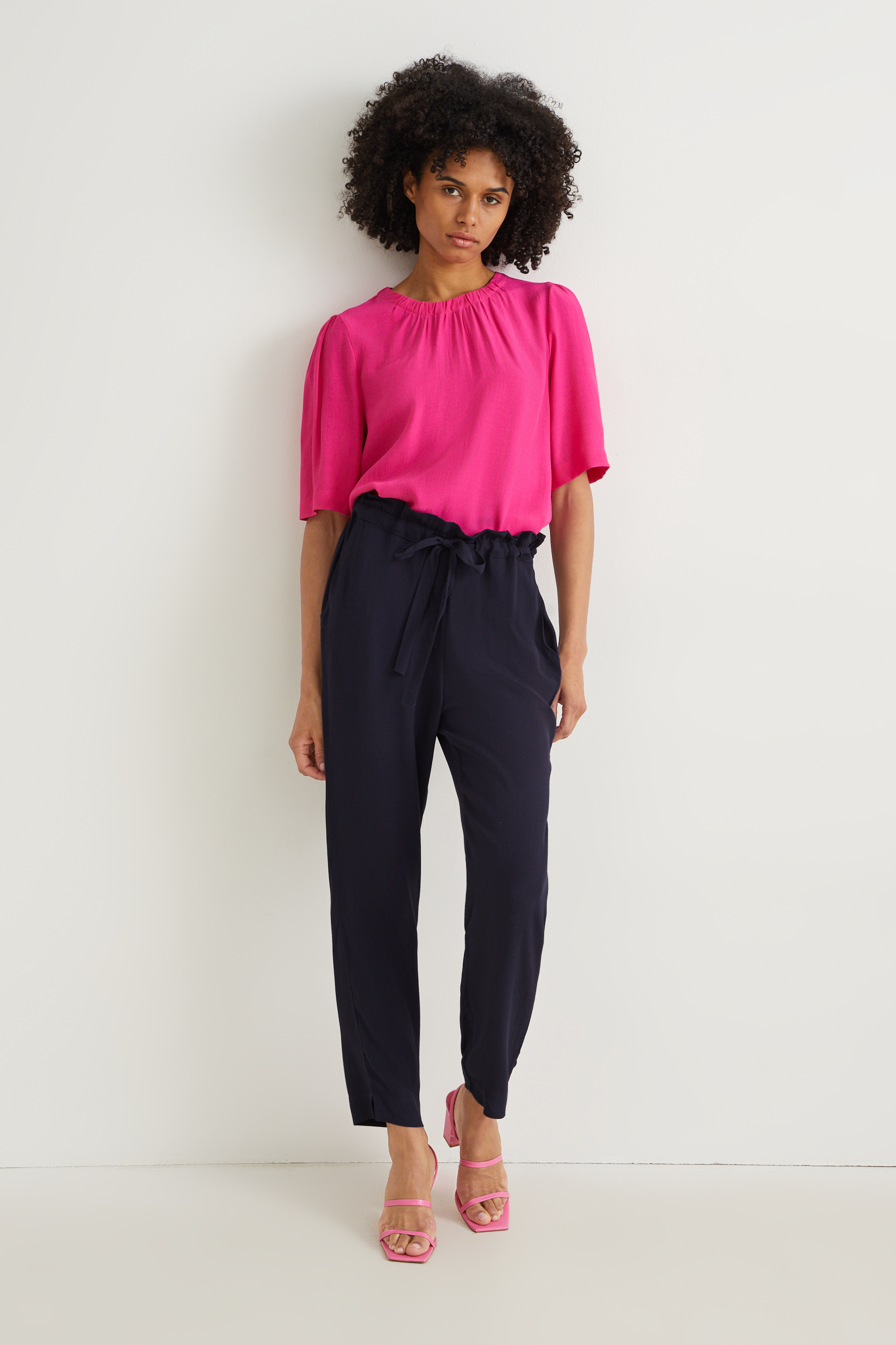 Cloth trousers - high waist - tapered fit