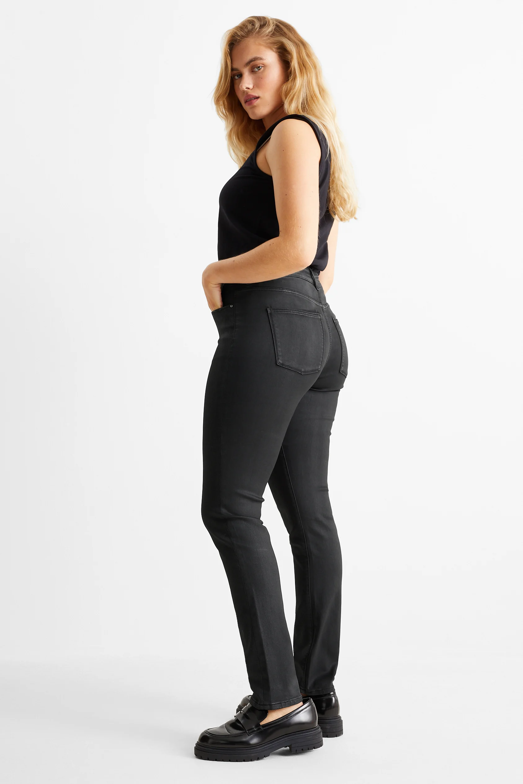 Slim jeans - mid-rise waist