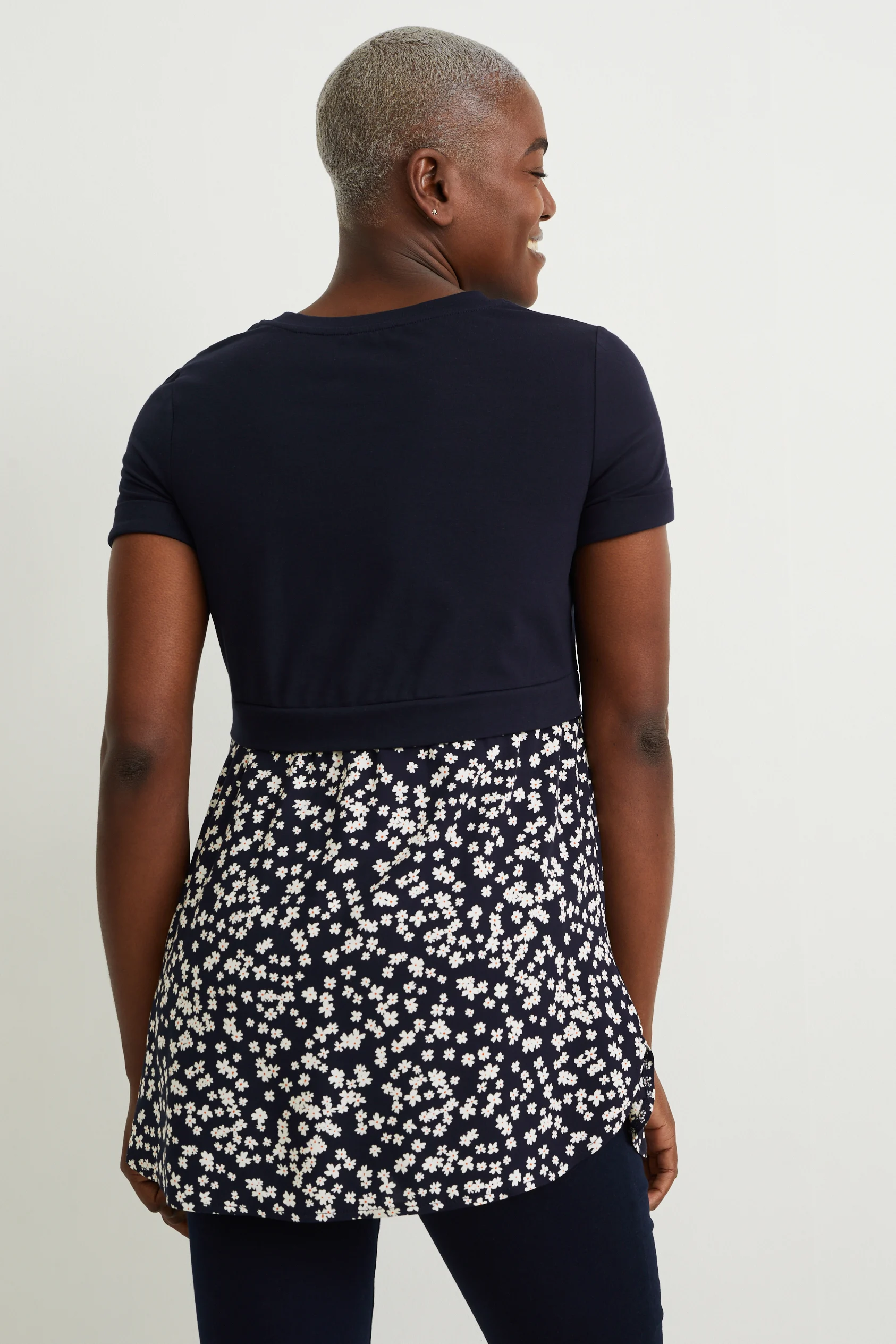 Maternity T-shirt - 2-in-1 look