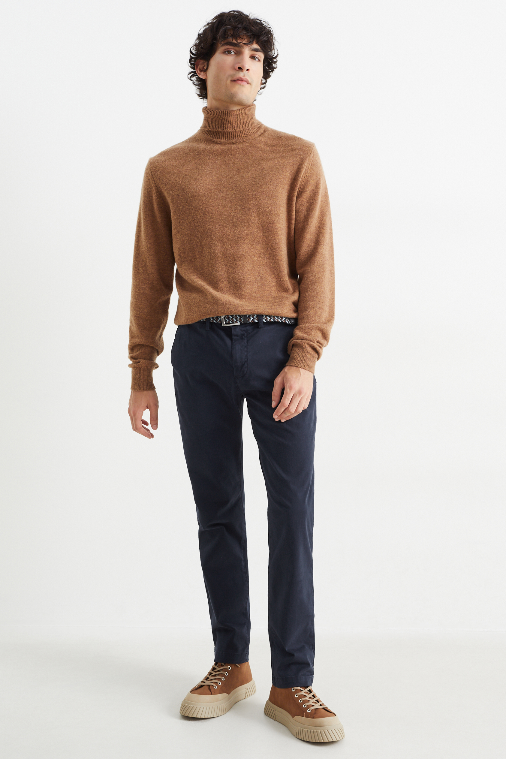 Chinos with belt - regular fit