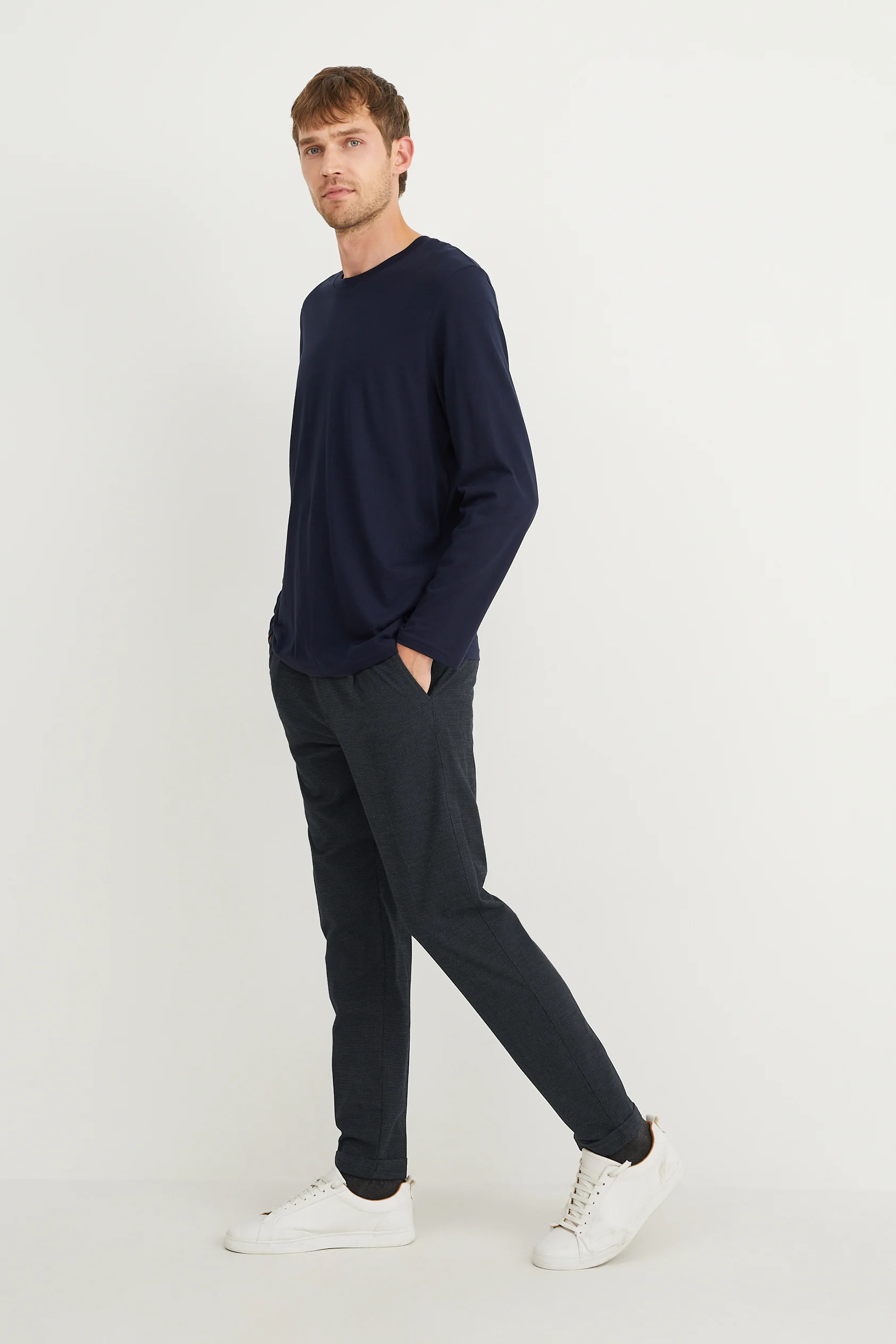 Chinos - tapered fit