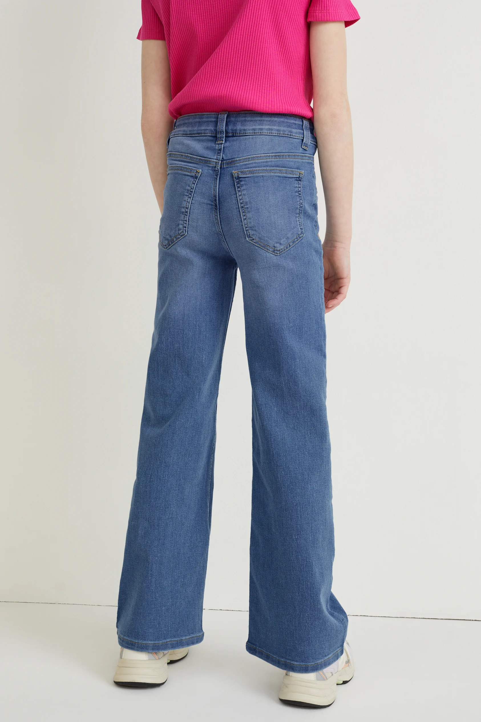 Wide leg jeans