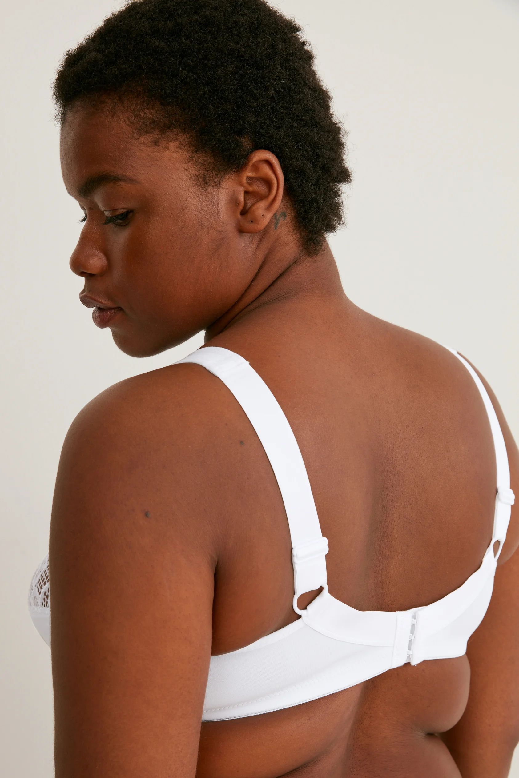 Non-wired minimiser bra