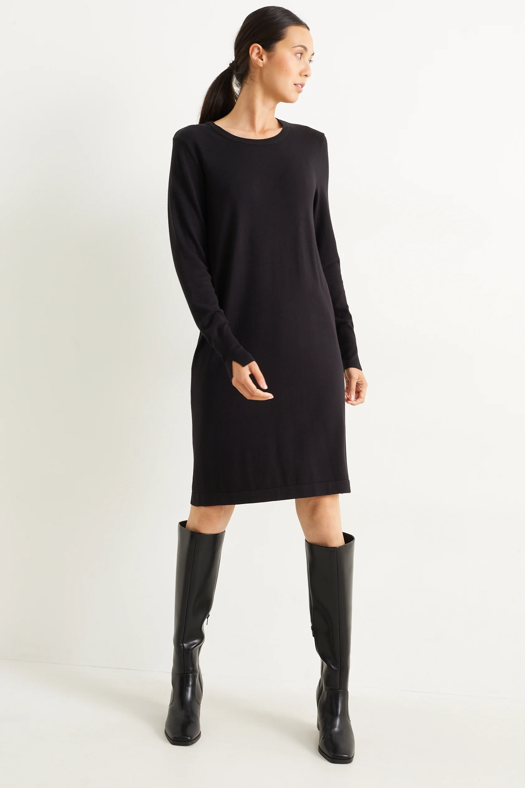 Basic knitted dress