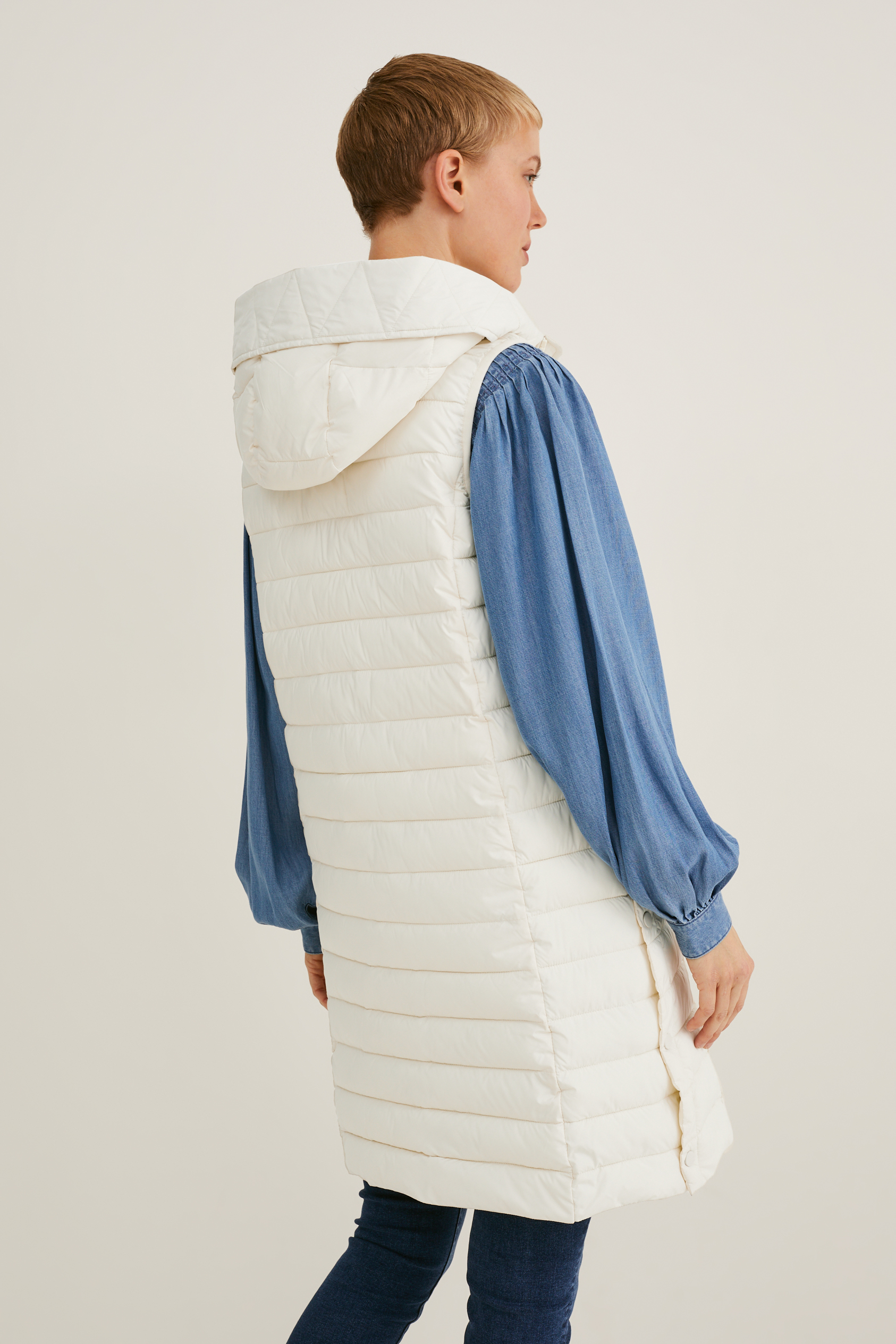 Quilted gilet with hood