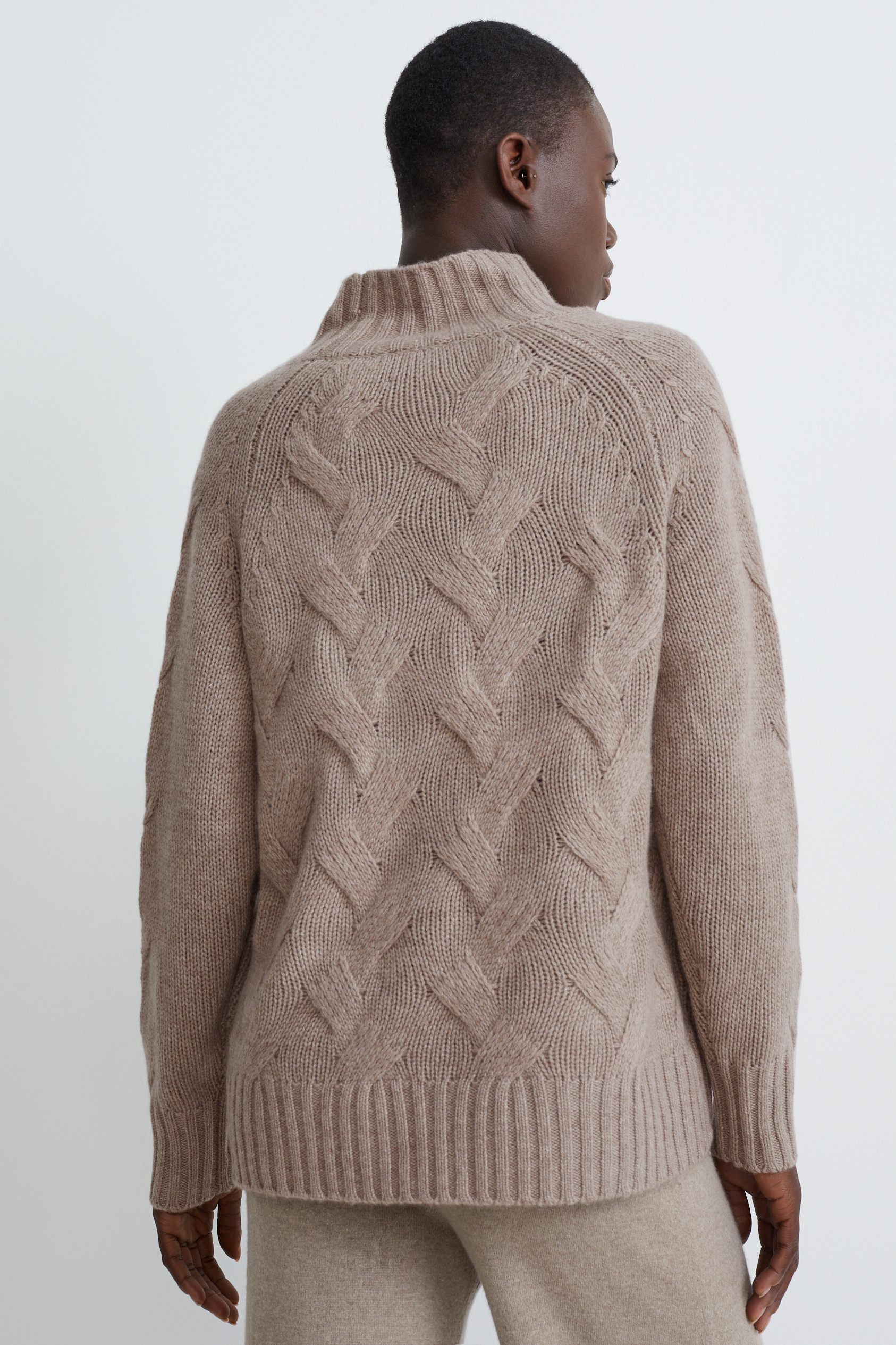Cashmere jumper - cable knit pattern