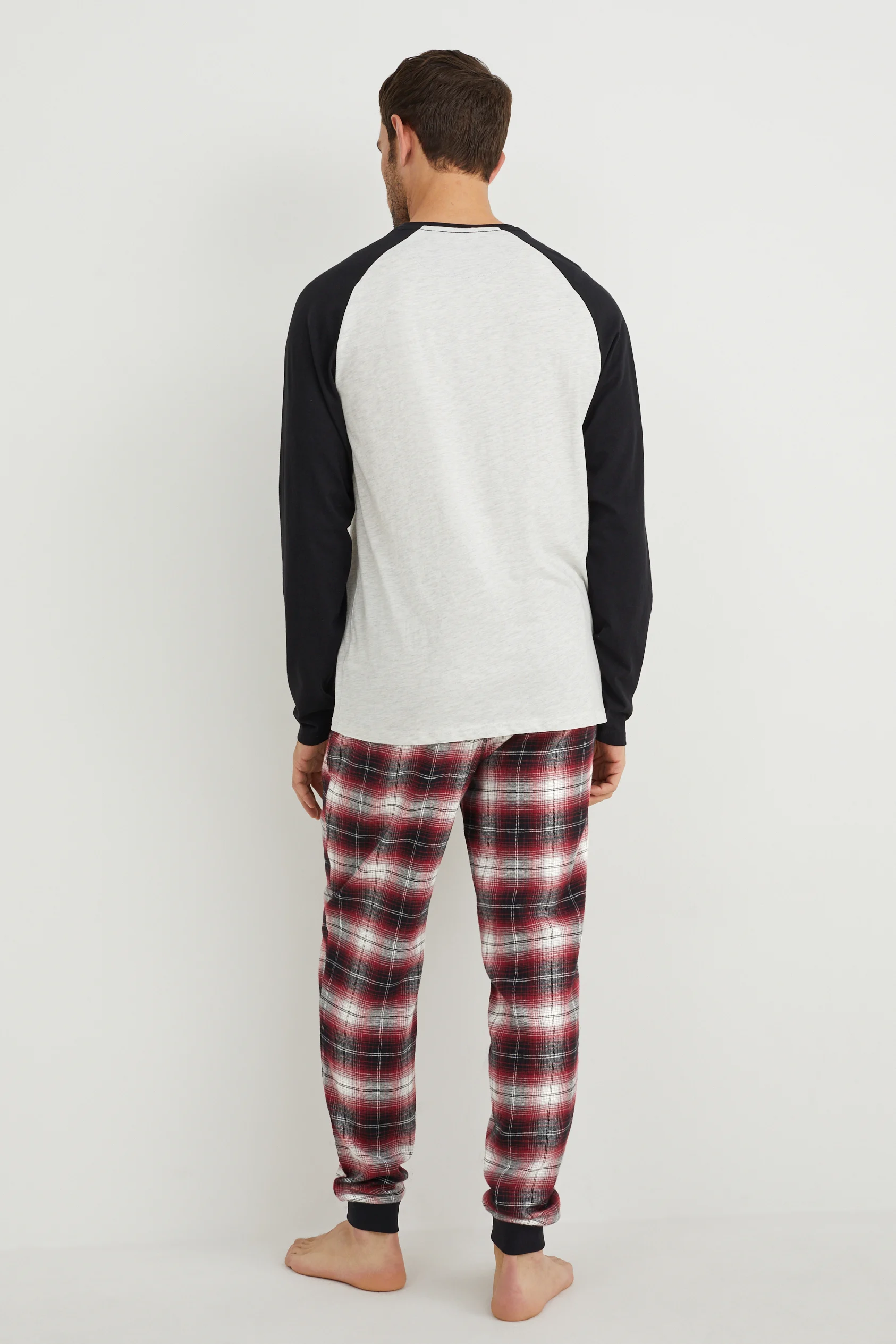 Pyjamas with flannel bottoms