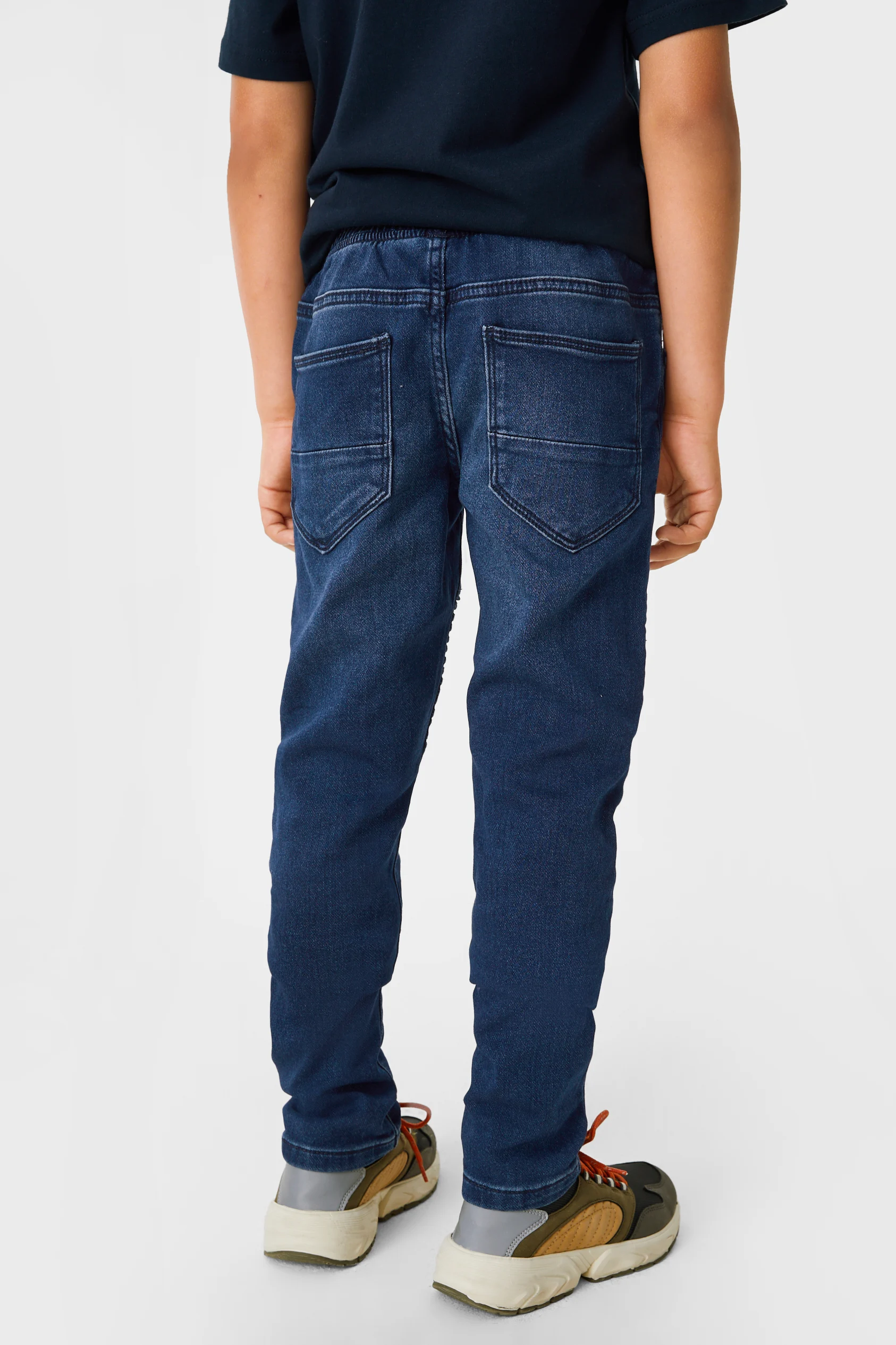 Tapered jeans