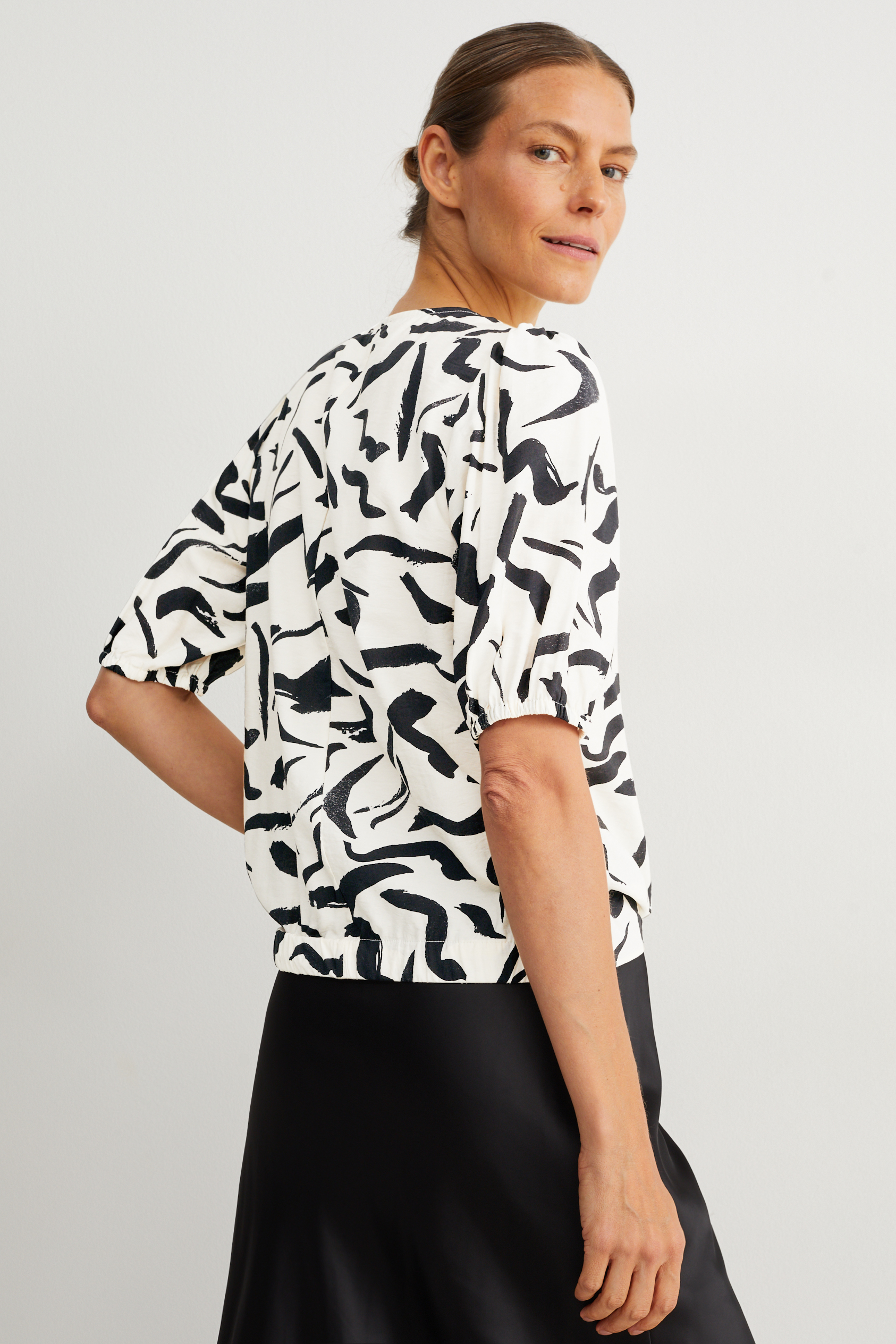 Blouse with knot detail