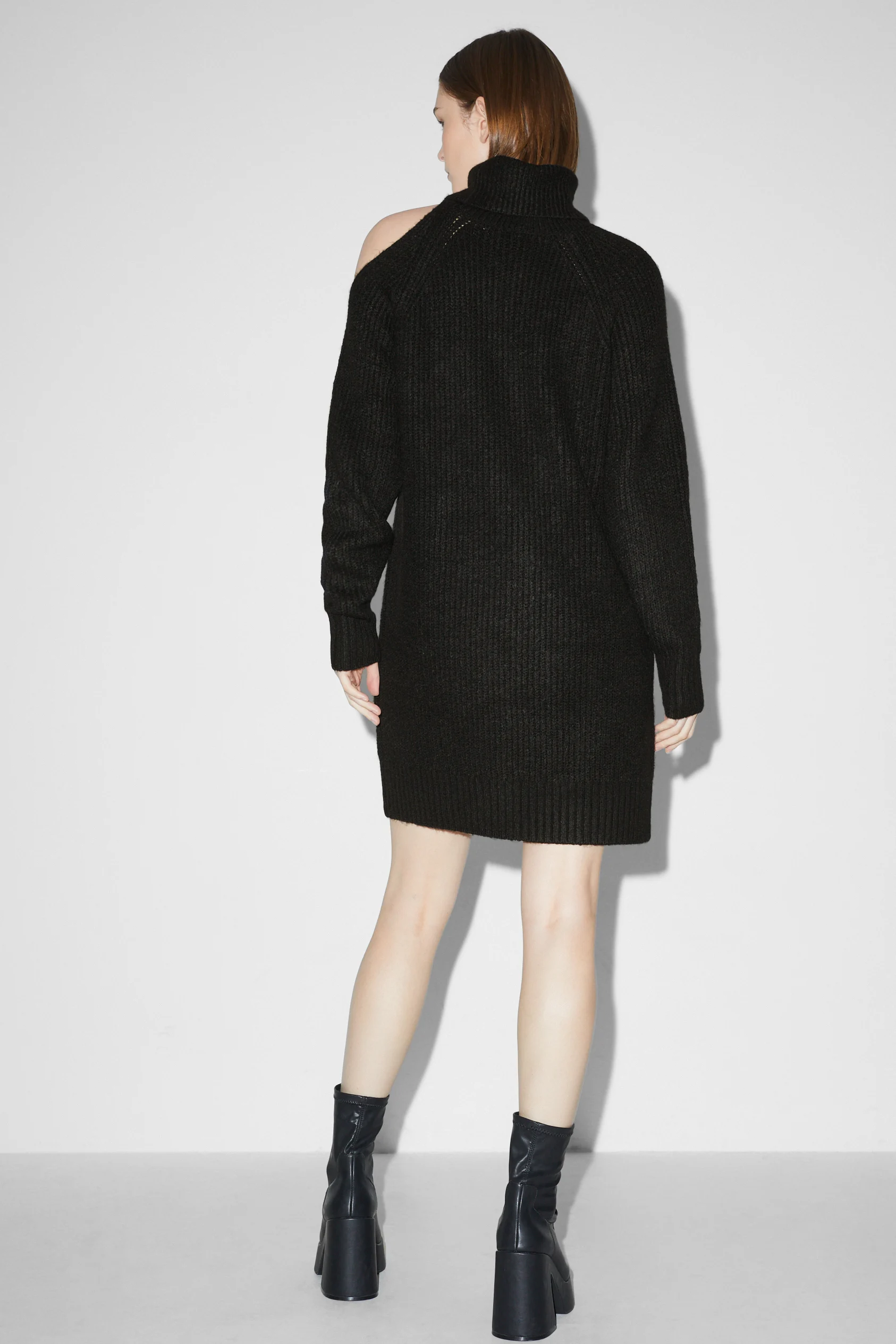 CLOCKHOUSE - knitted dress with cut-out