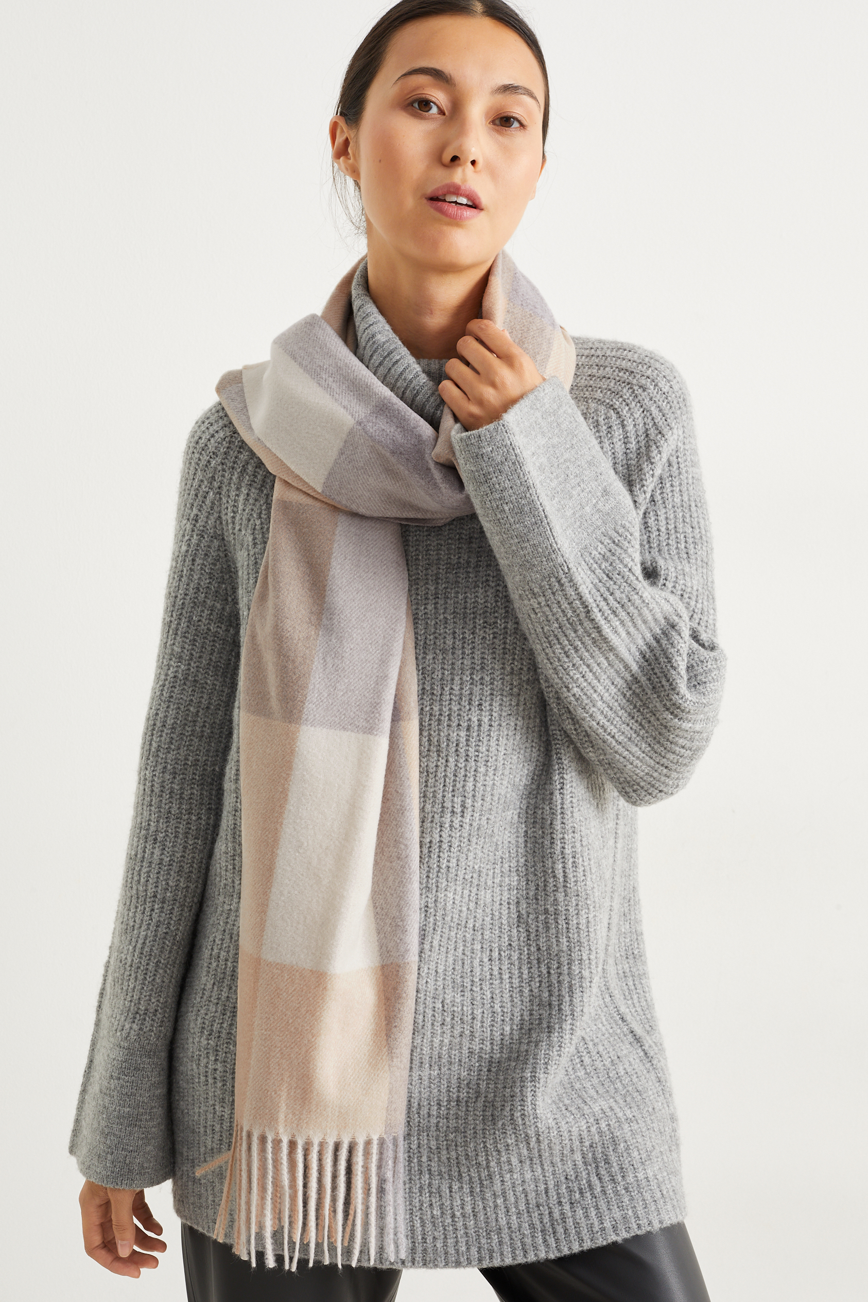 Fringed scarf - check