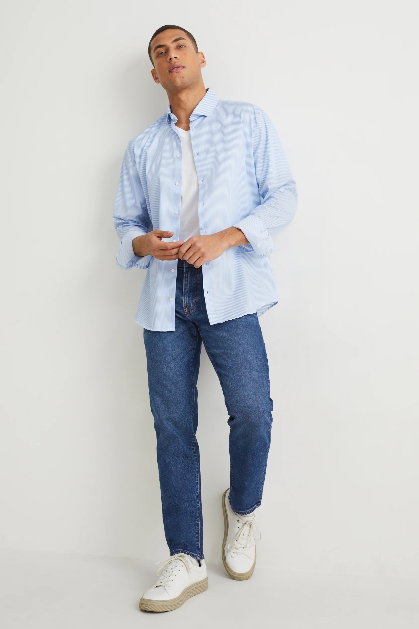 Tapered jeans - LYCRA?