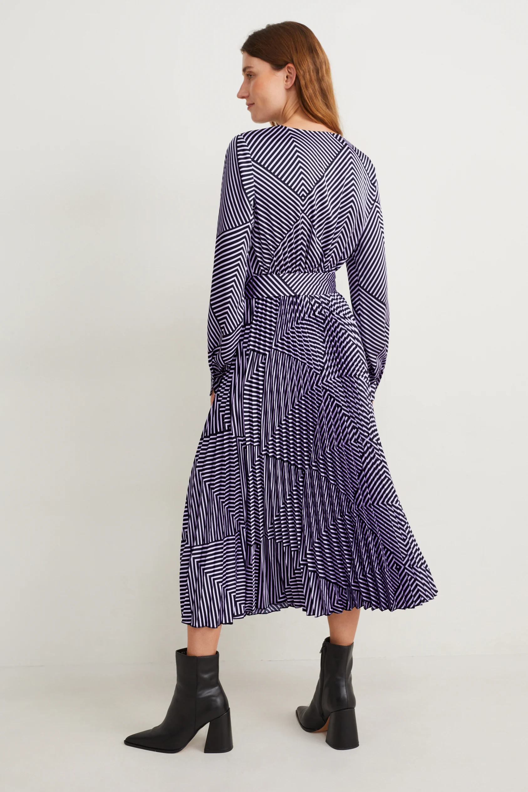 Wrap dress - pleated