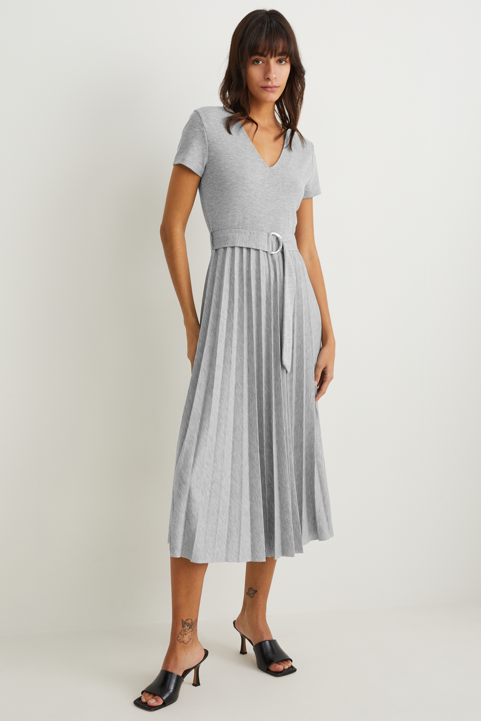 Fit & flare dress with belt - pleated