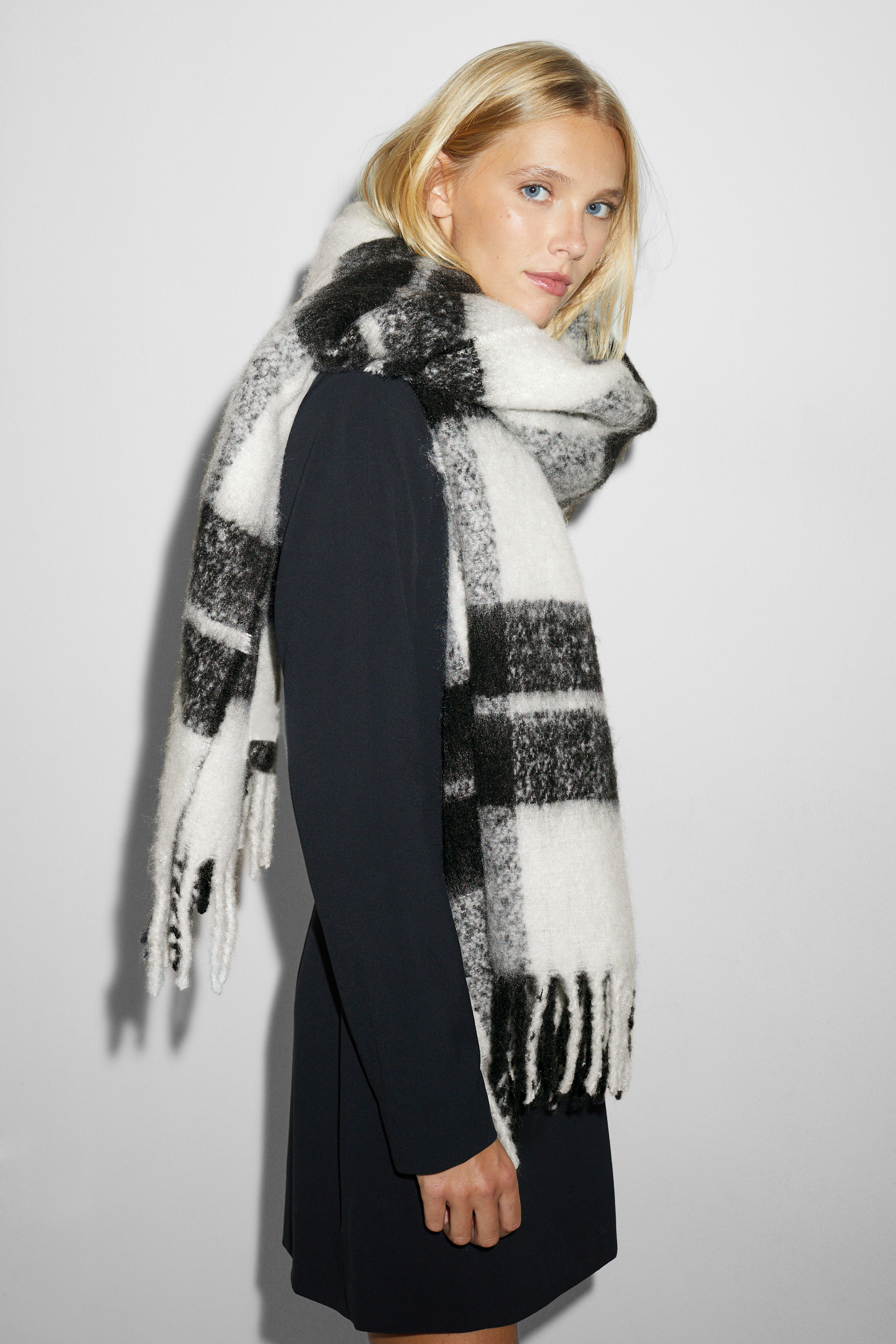 CLOCKHOUSE - scarf - check