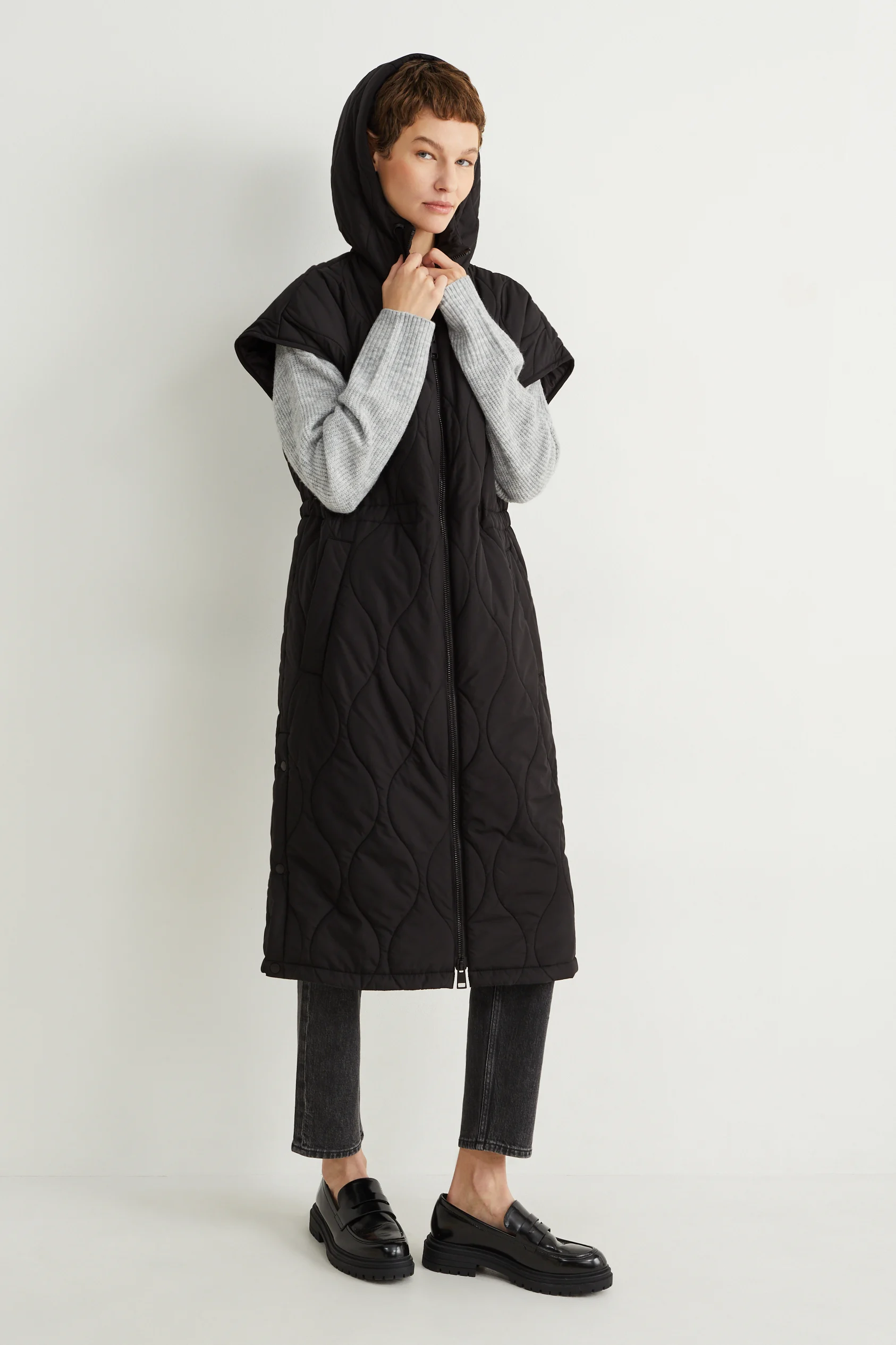 Long quilted gilet with hood