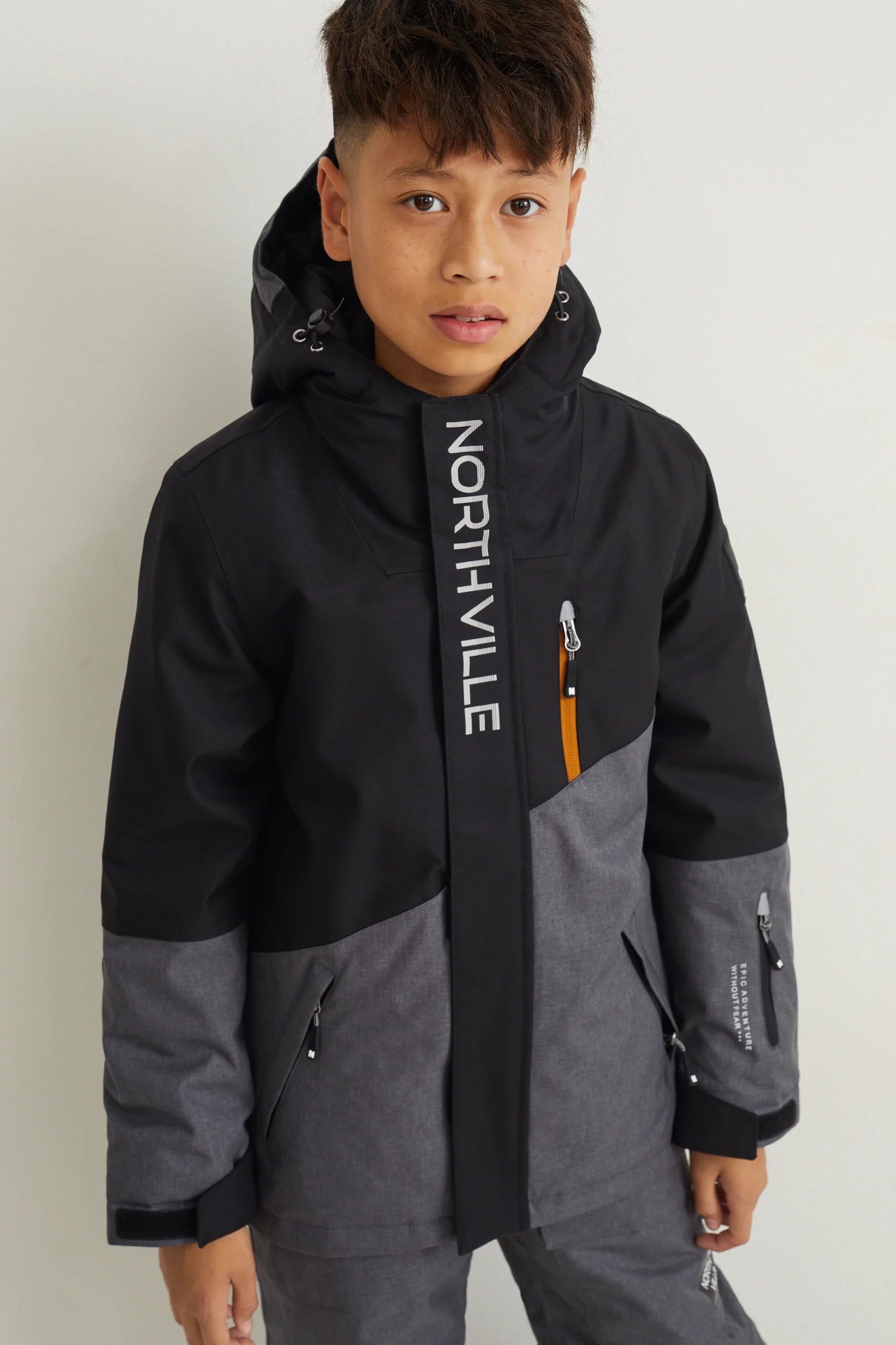 Ski jacket with hood