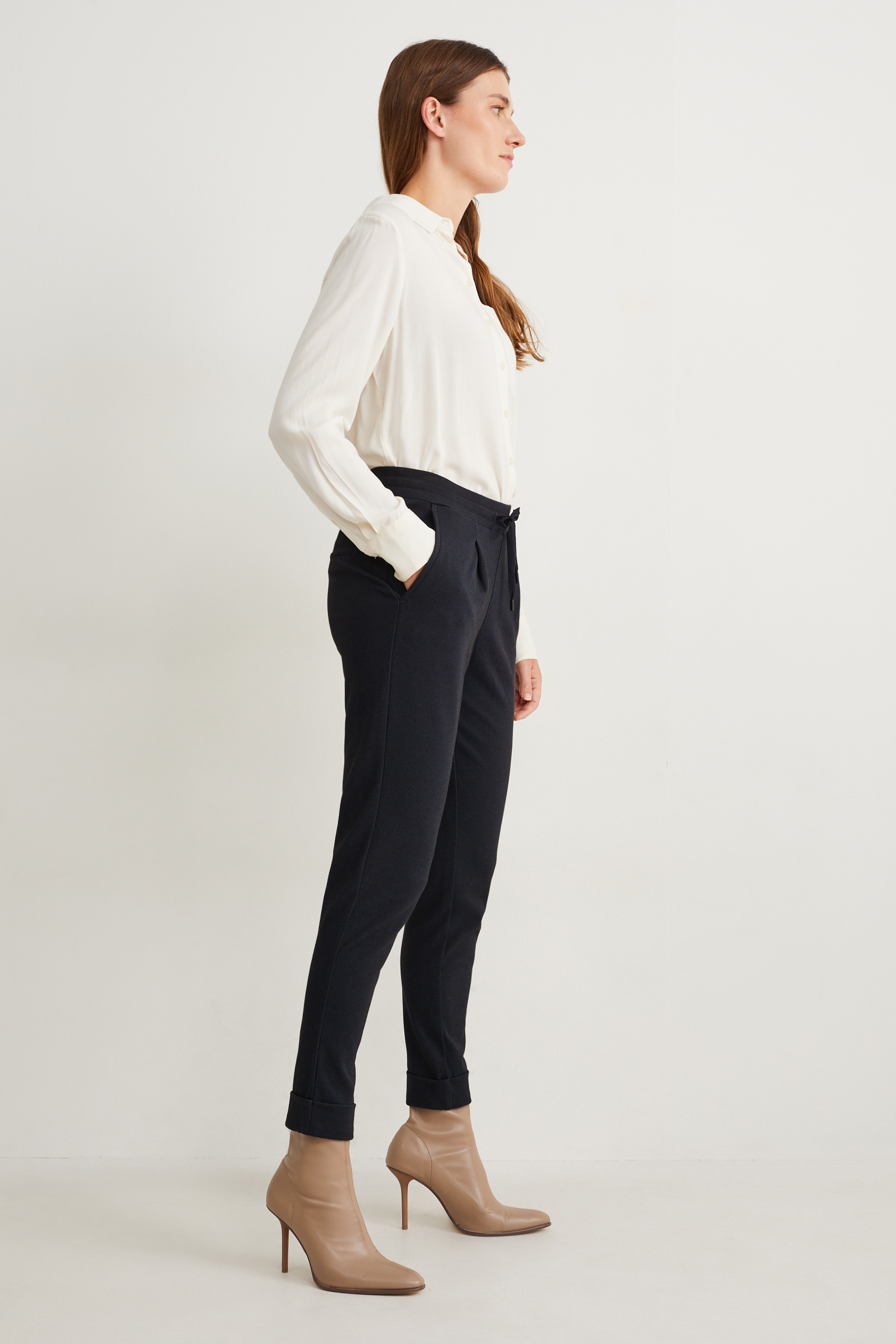 Cloth trousers - mid-rise waist - tapered fit