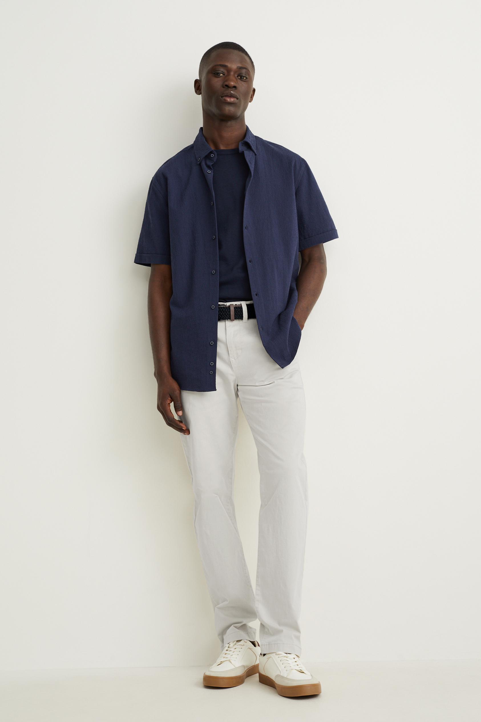 Chinos with belt - regular fit