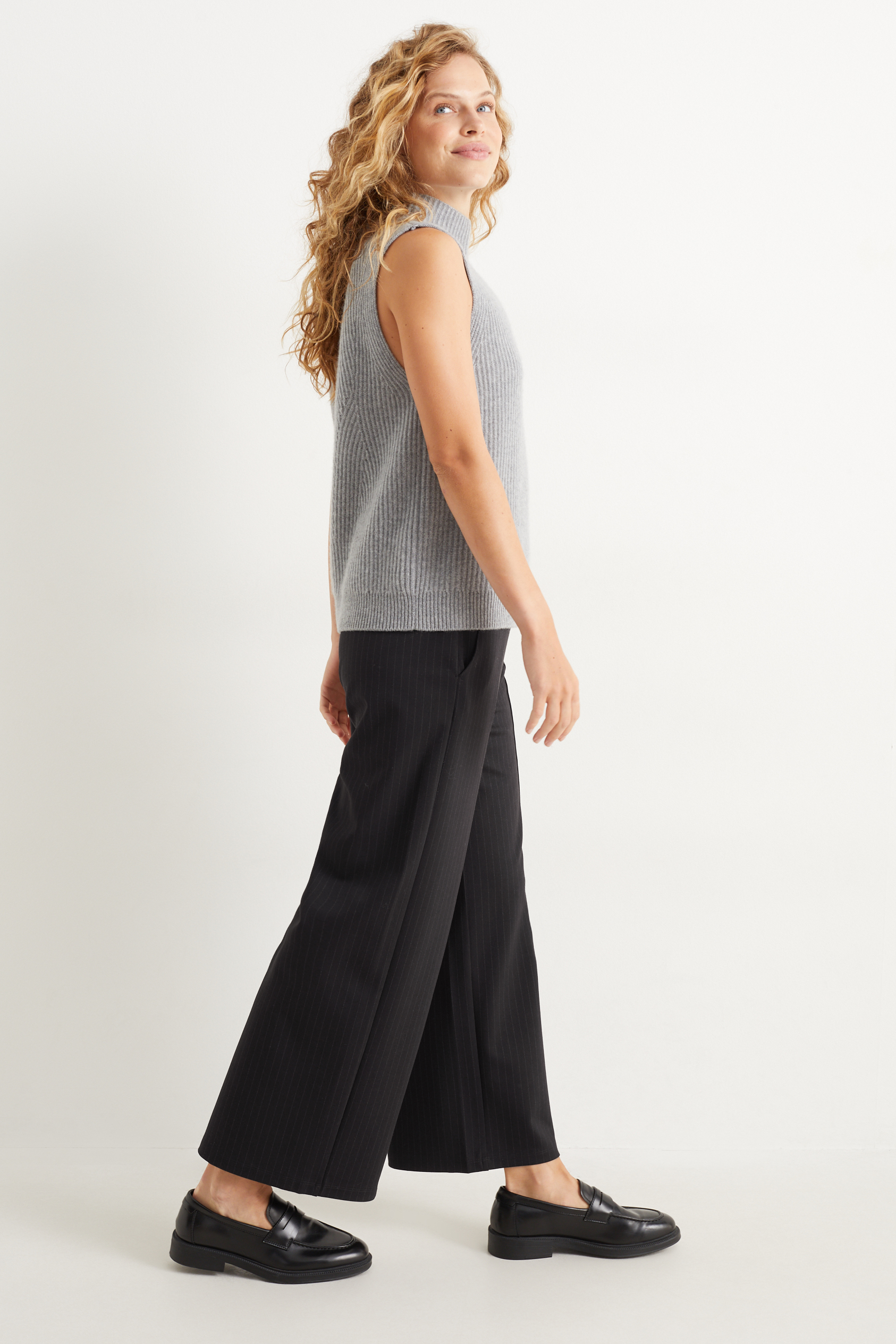 Cloth trousers - high waist - wide leg