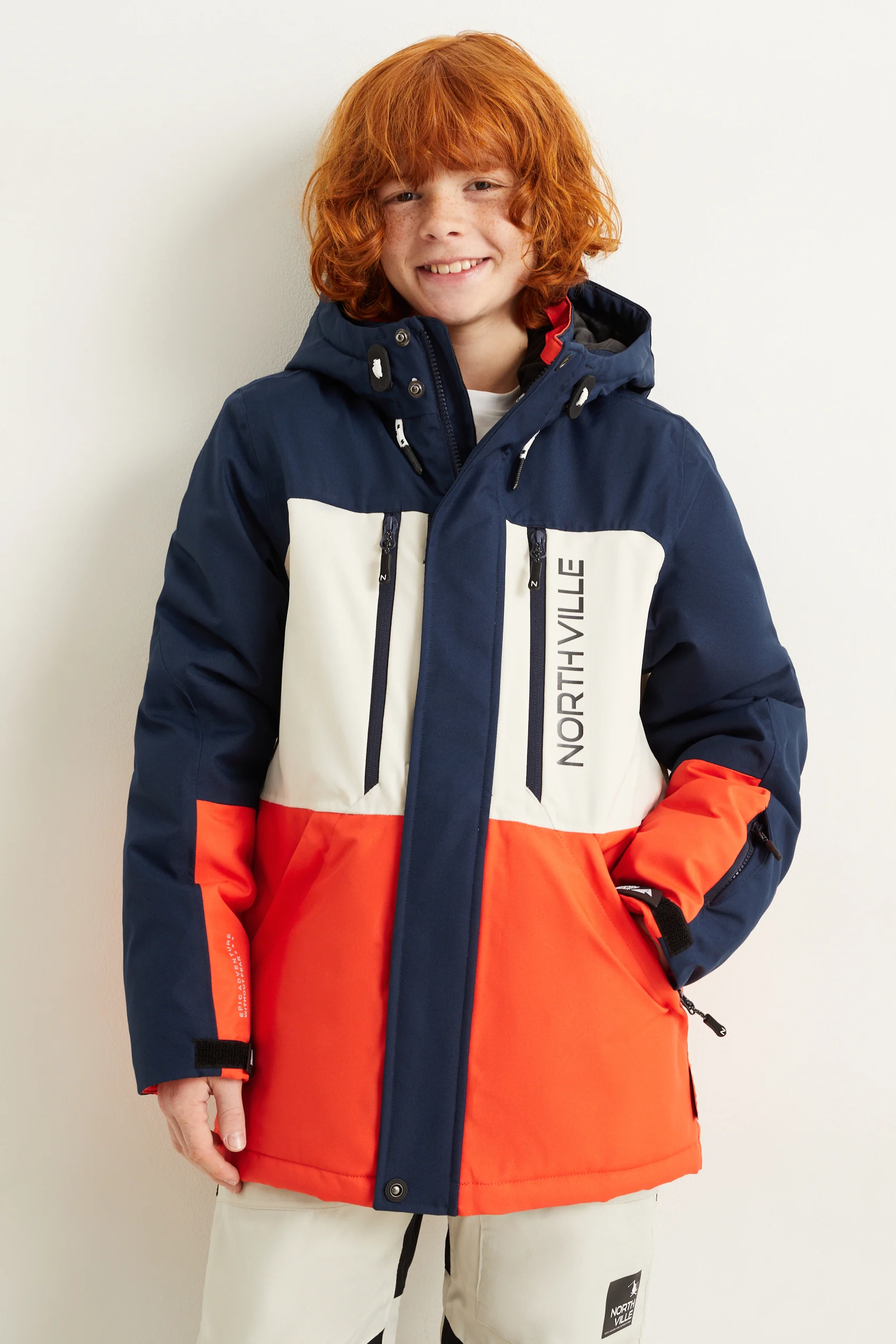 Ski jacket with hood
