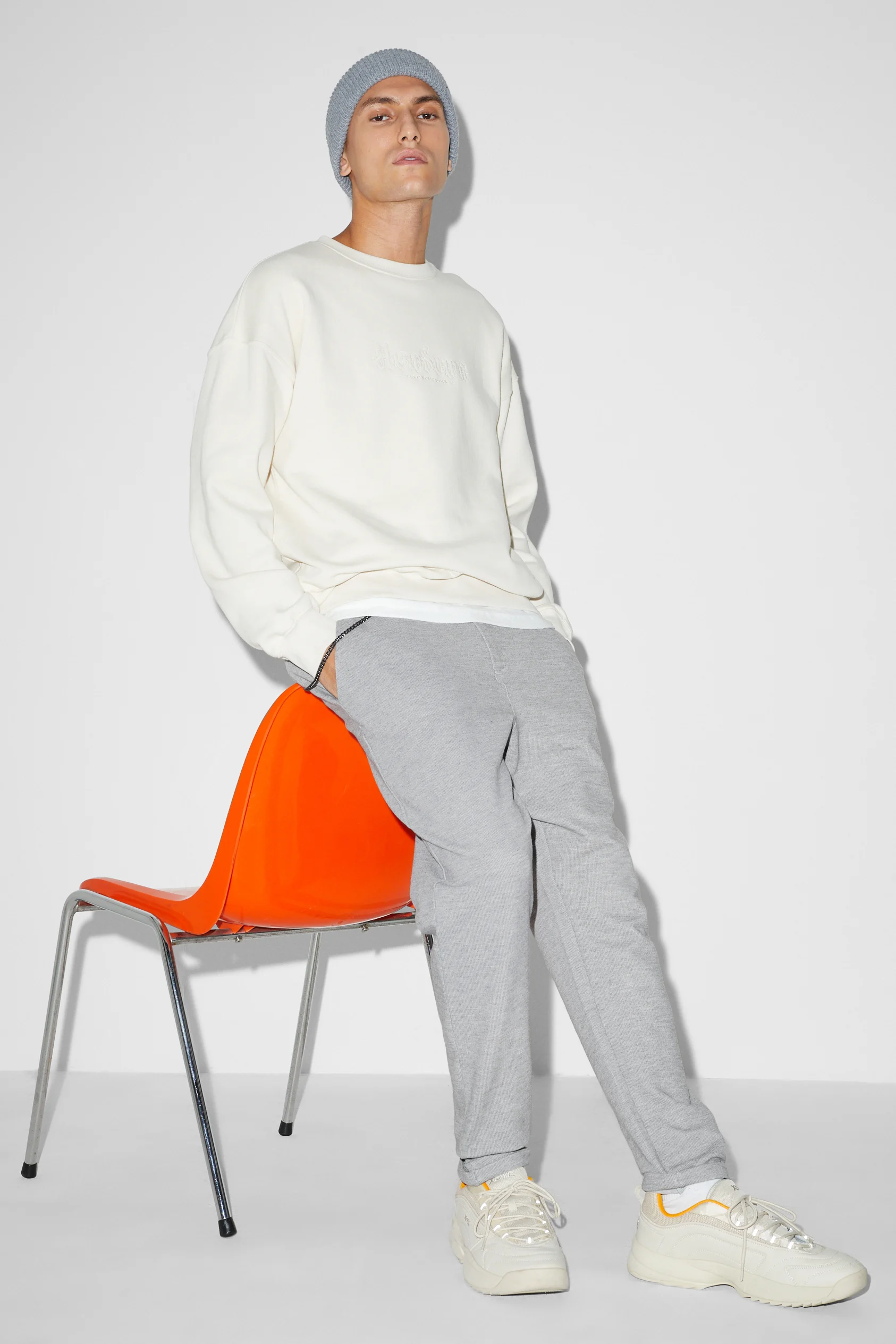 Trousers - regular fit