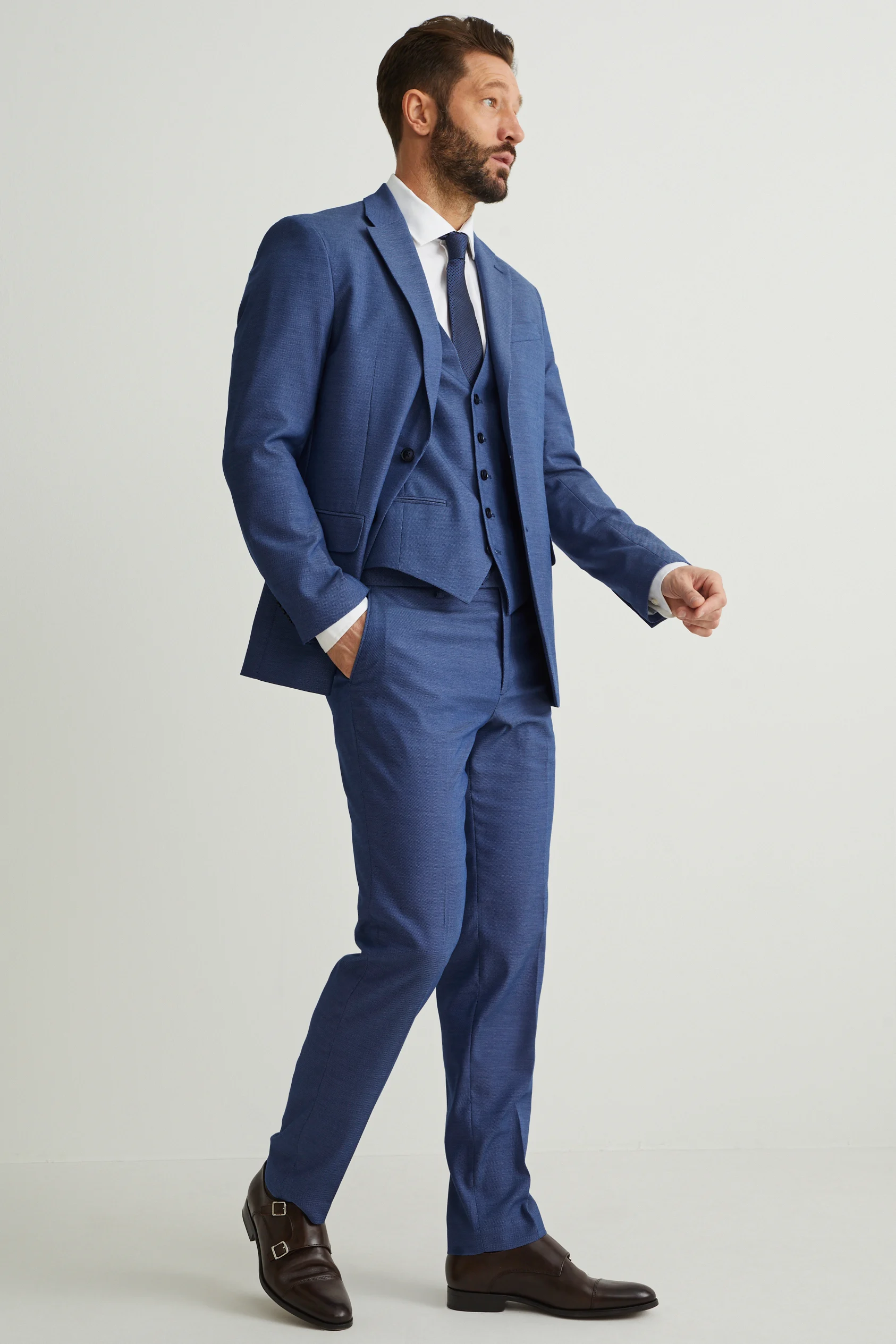 Suit with tie - regular fit - 4 piece